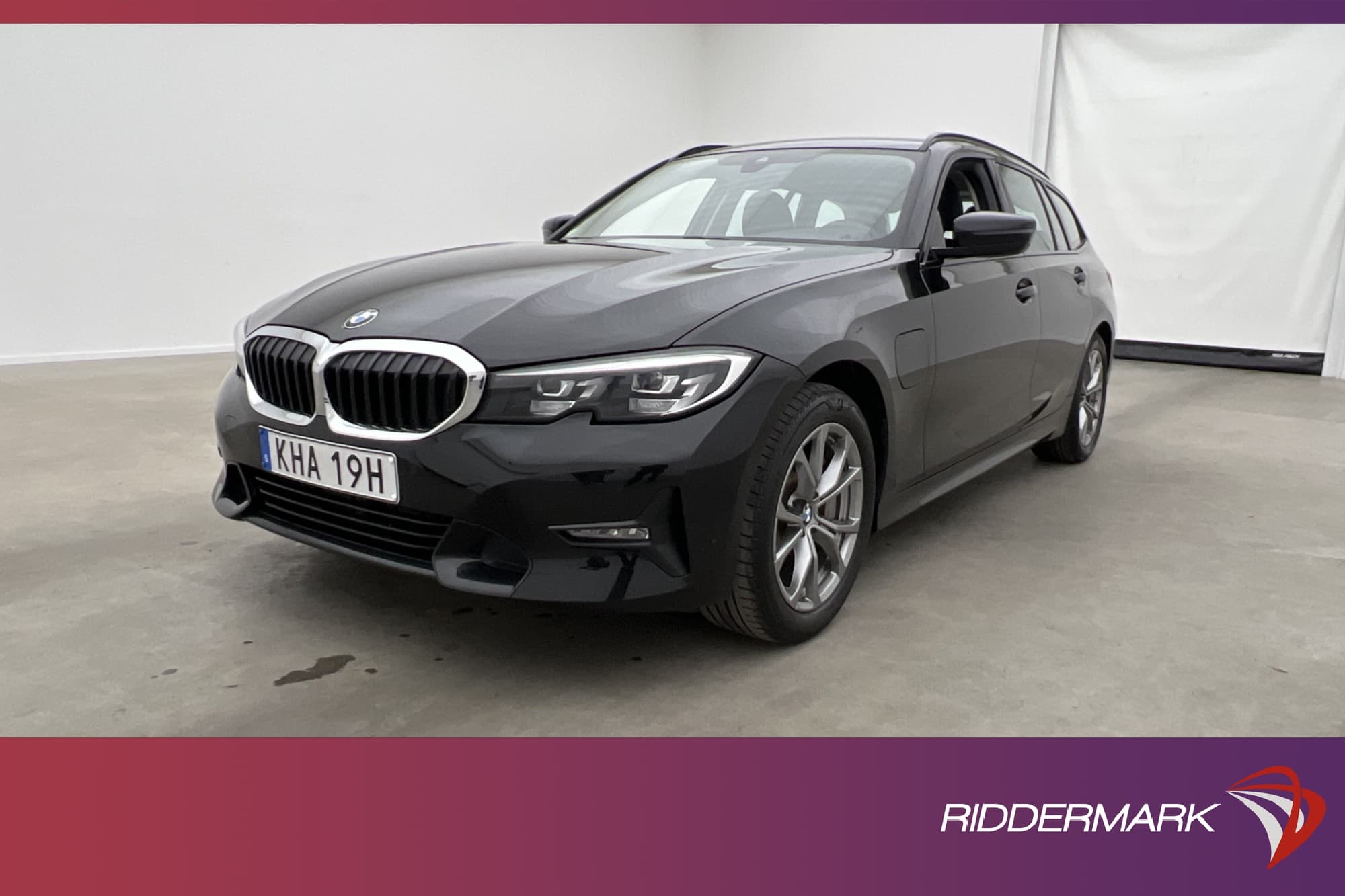 BMW 330e xDrive Touring Sport line HiFi Drag Skinn Navi