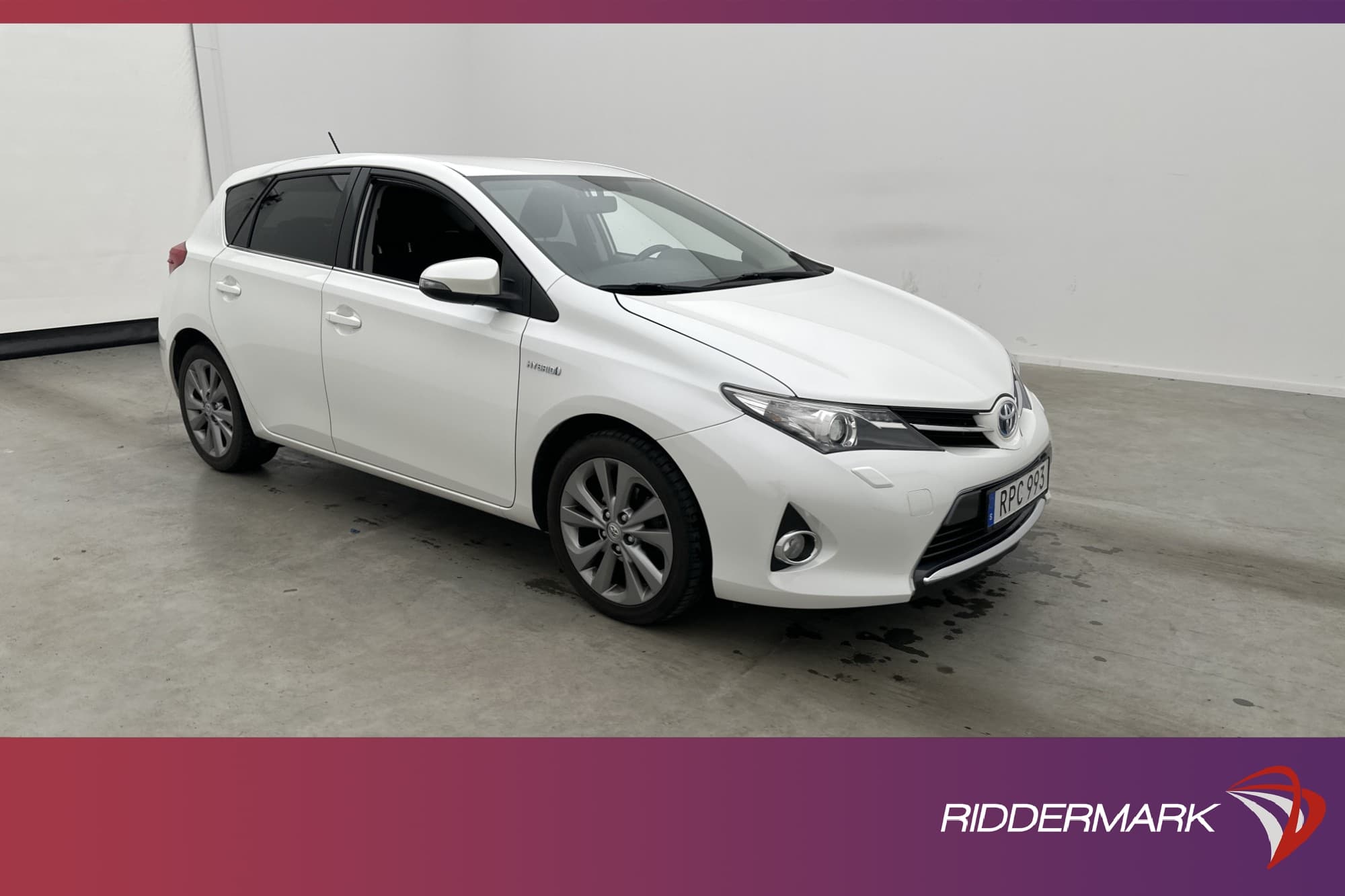Toyota Auris Hybrid e-CVT 136hk