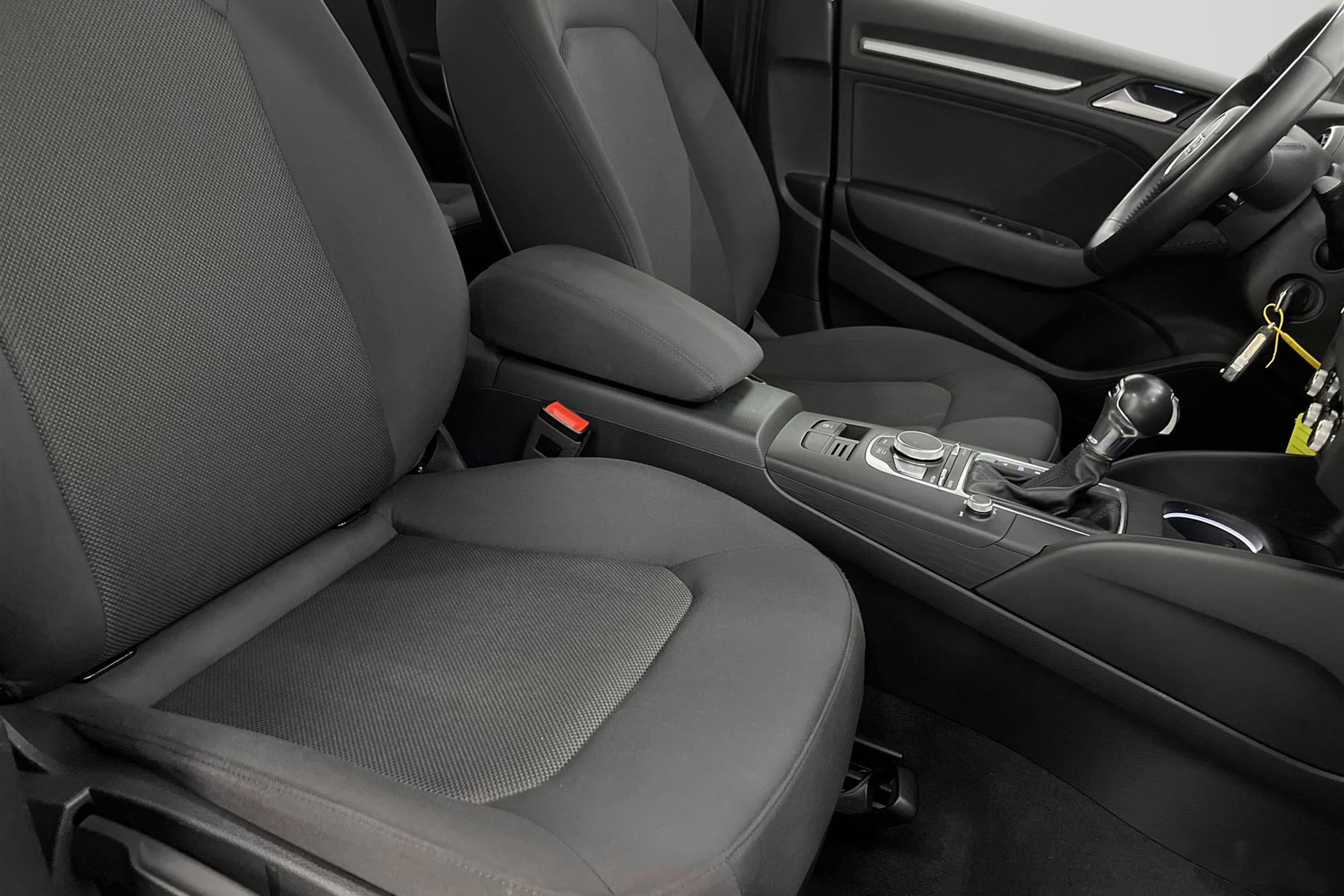Audi A3 Sedan 30 TFSI 116hk Proline Sensorer 0,51l/mil