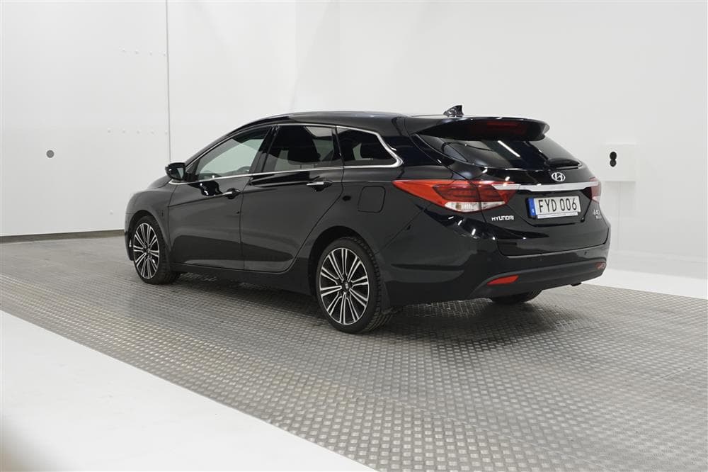 Hyundai i40 1.7 D Kombi 141hk D-värm Pano Skinn CarPlayexteriör