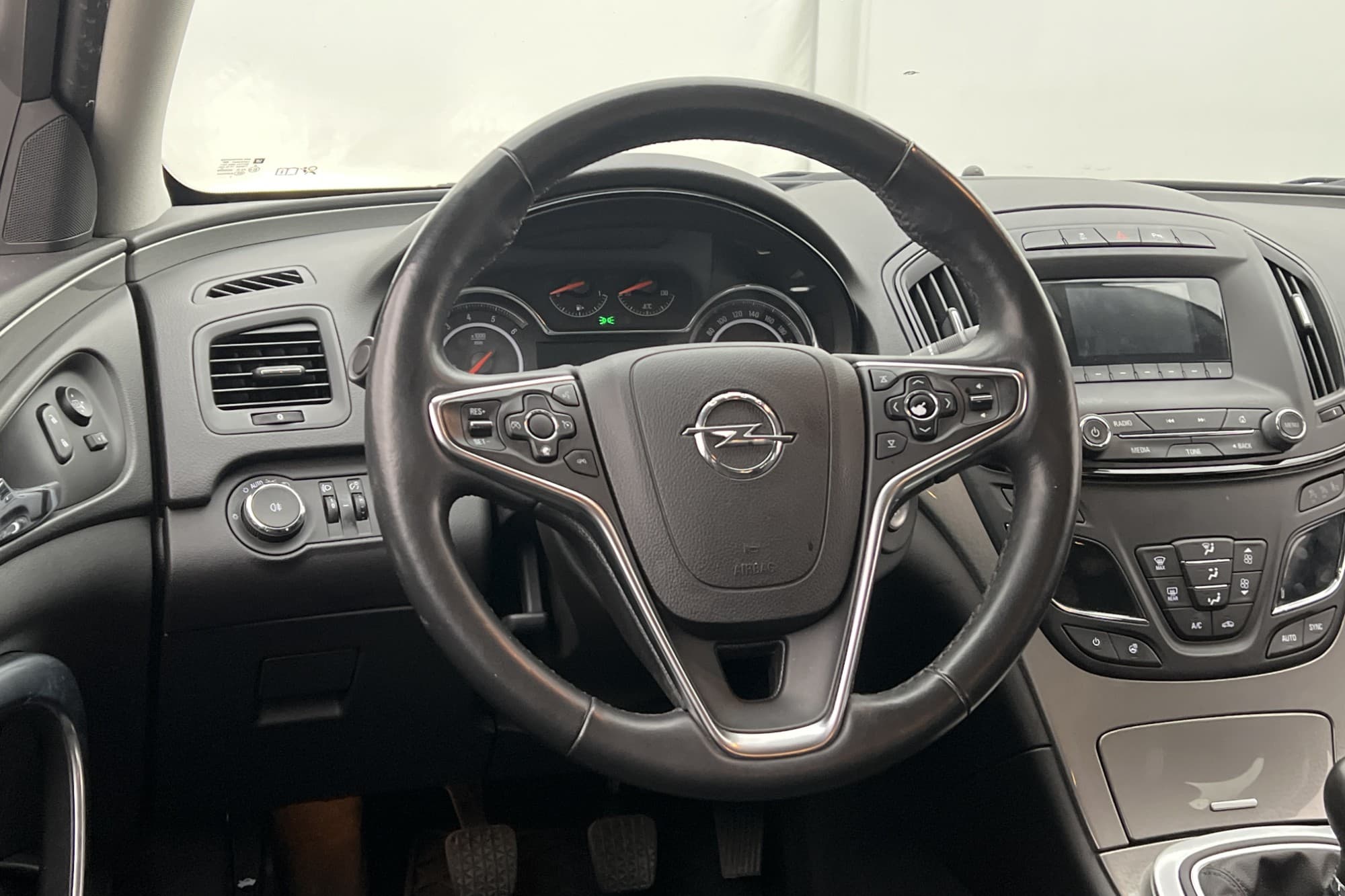 Opel Insignia 2.0 CDTI 140hk Kamrem-Bytt Dragkrok Rattvärme