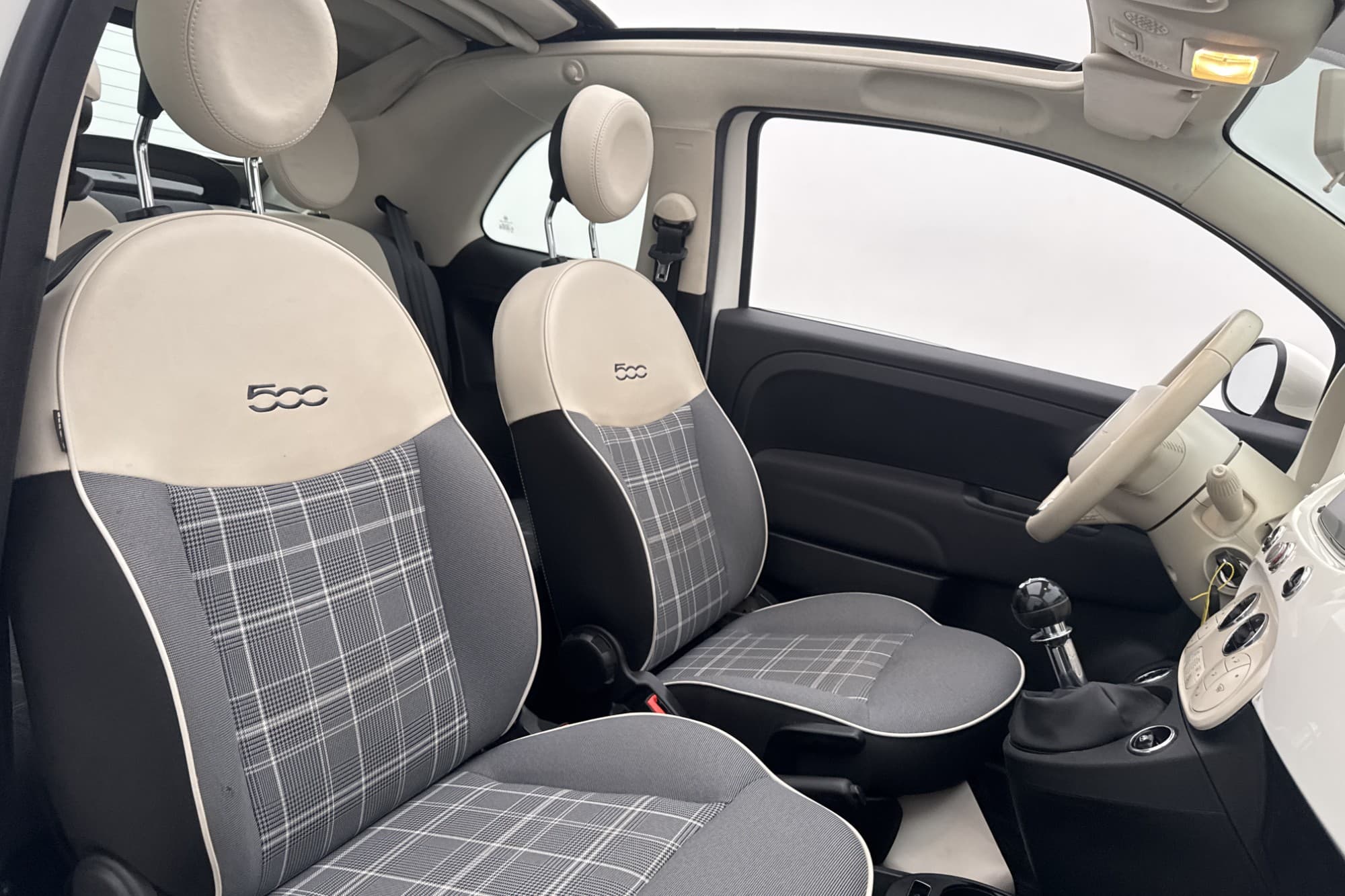 Fiat 500C 1.2 69hk Lounge CarPlay P-Sensorer Farthållare