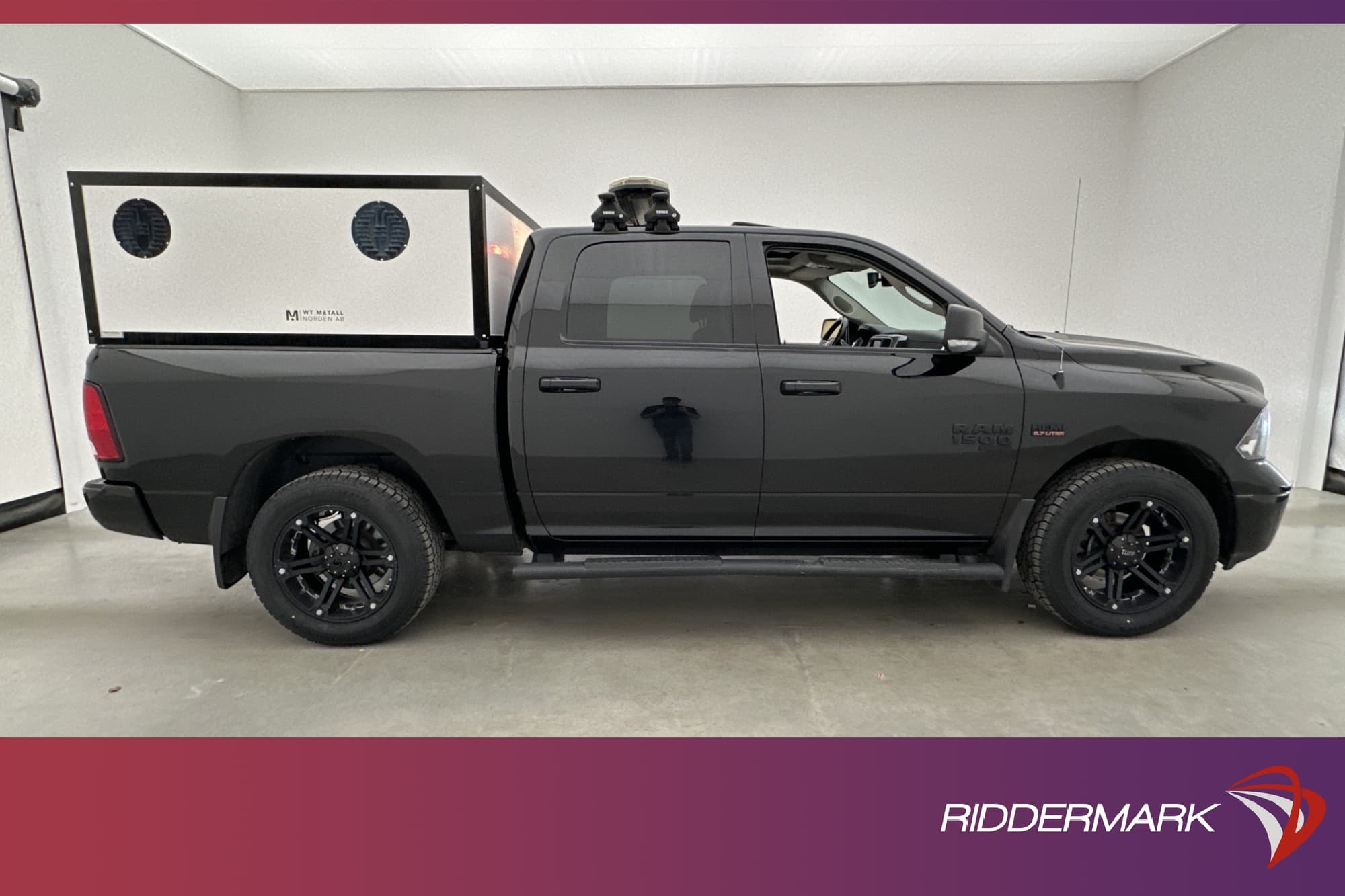 Dodge RAM 5.7 V8 HEMI 4x4 HUNDKÅPA Drag Taklucka Kamera Moms