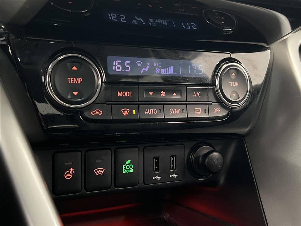 Mitsubishi Eclipse Cross 1.5 4WD 163hk HUD Pano 360° Värmare