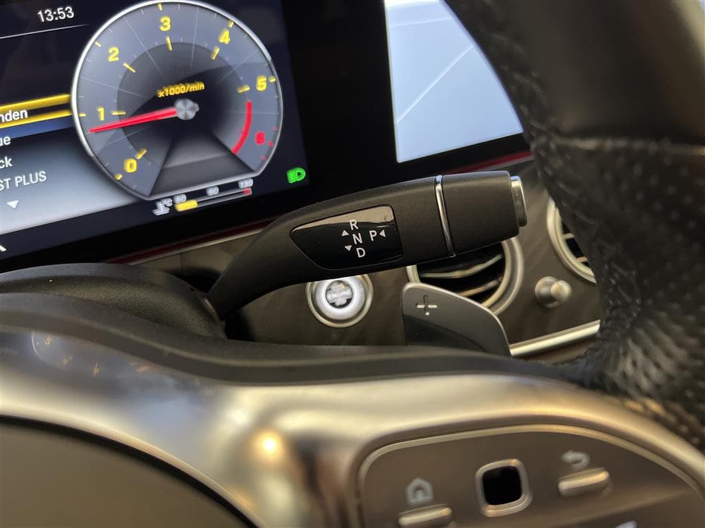 Mercedes-Benz E 220 d 194hk AMG Widescreen D-Värm Drag B-kaminteriör