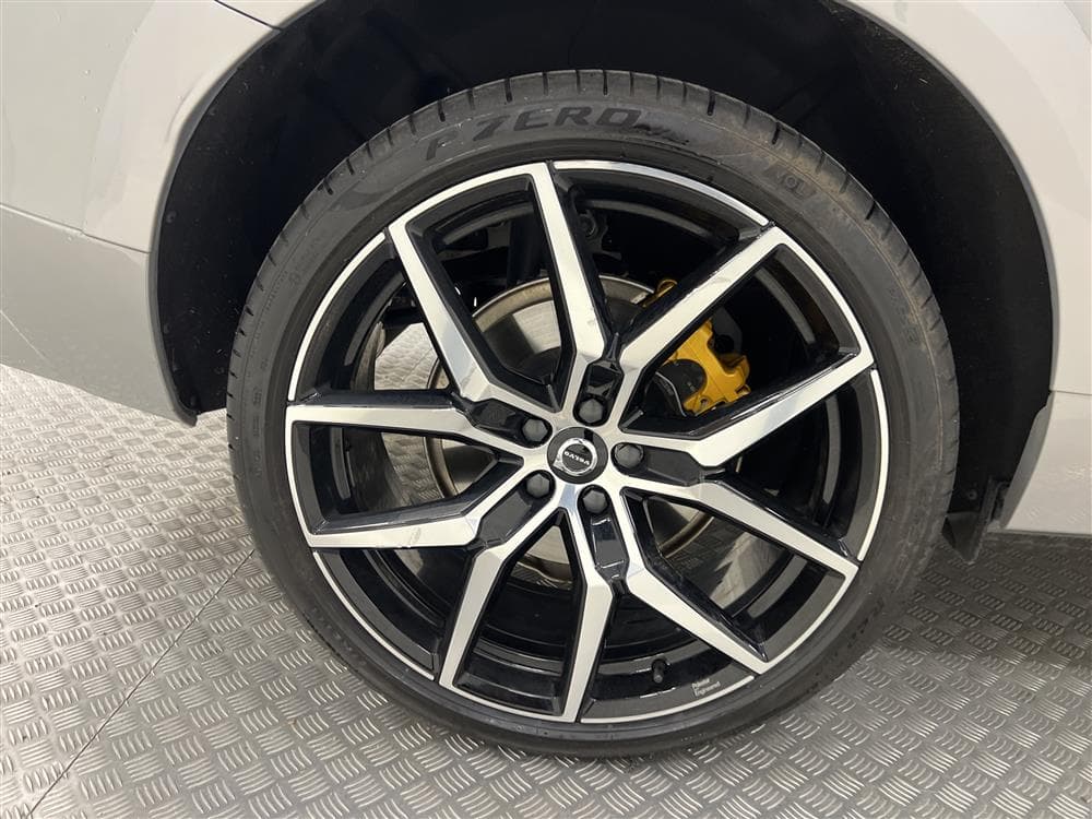Volvo XC60 T8 AWD TwEn Polestar 421hk R-Design Pano H/K HuDinteriör