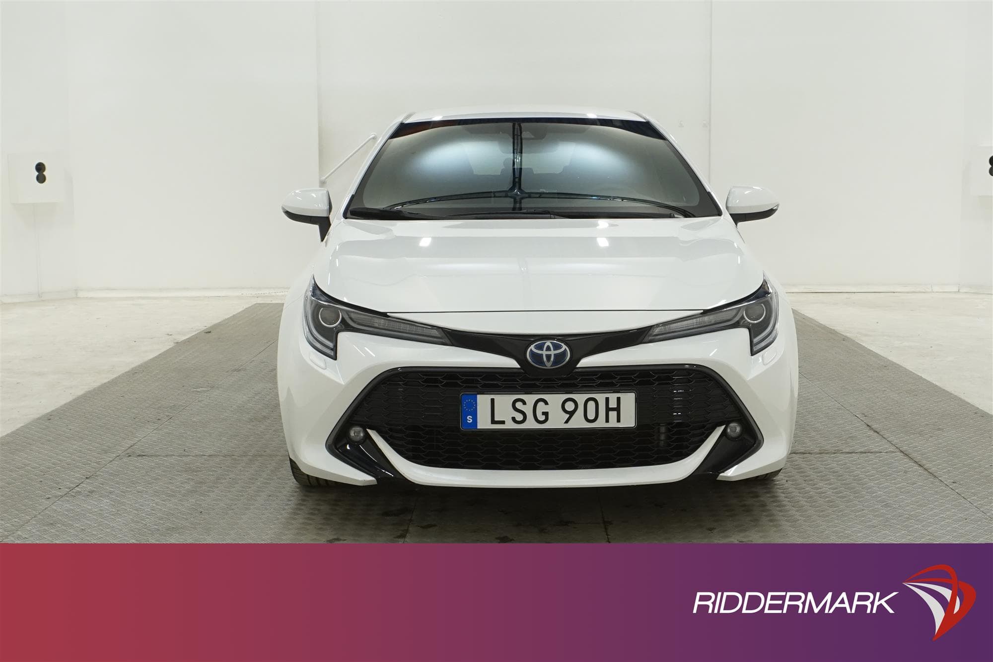Toyota Corolla Hybrid e-CVT 184hk B-Kam Nybesiktad 0,39L/mil