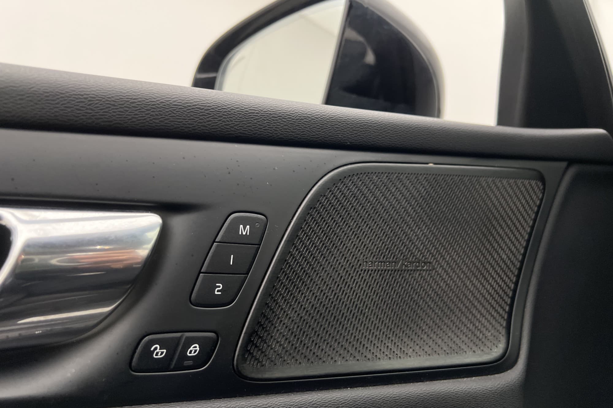 Volvo V60 D4 Inscription VOC H/K Pano Värm HUD 360 Navi Drag