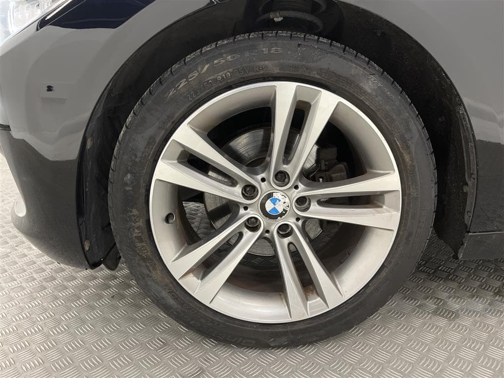BMW 320d GT xDrive 184hk Sport line Värmare Sportavgas Draginteriör
