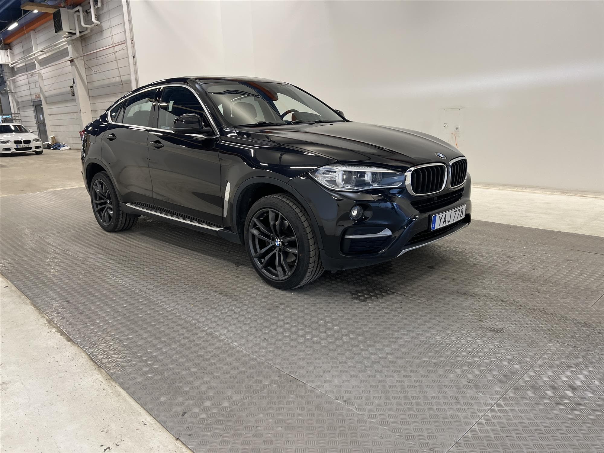 BMW X6  xDrive 30d 258hk H/K Navi T-Lucka D-Värm Drag B-Kam