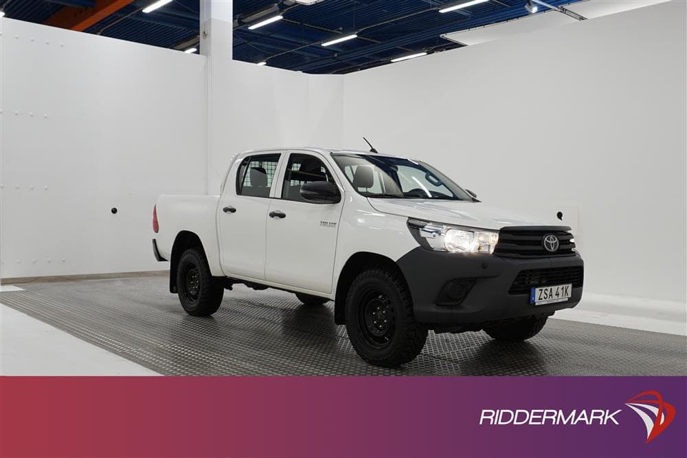 Toyota Hilux 2.4 AWD Dragkrok Diff M-Värmare Moms