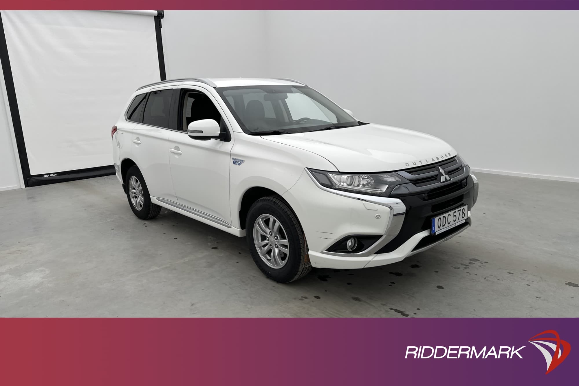 Mitsubishi Outlander P-HEV 4WD 203hk