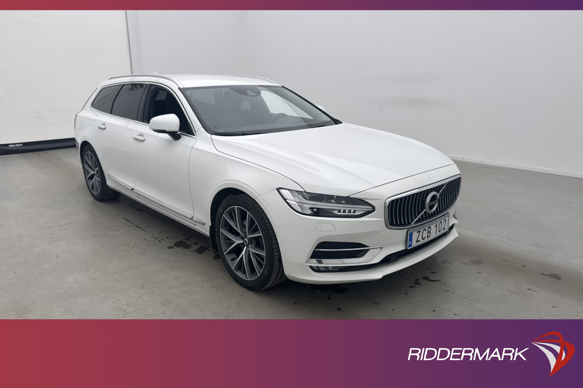 Volvo V90 D4
