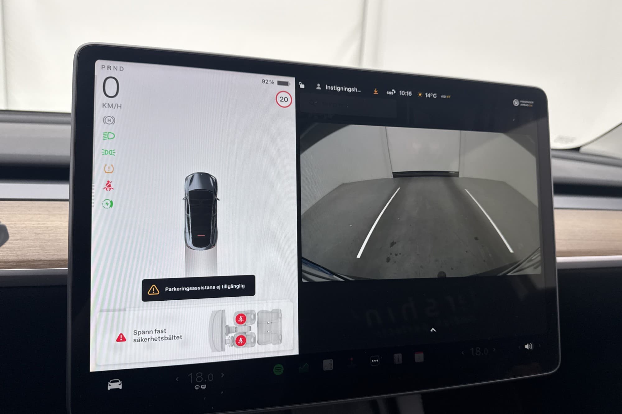 Tesla Model Y Long Range AWD Uppgraderad AP Dragkrok MOMS