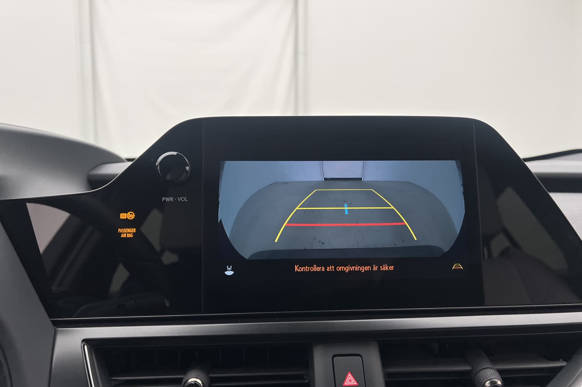 Lexus UX 250h CVT 184hk F-Sport Design Kamera CarPlay Skinn
