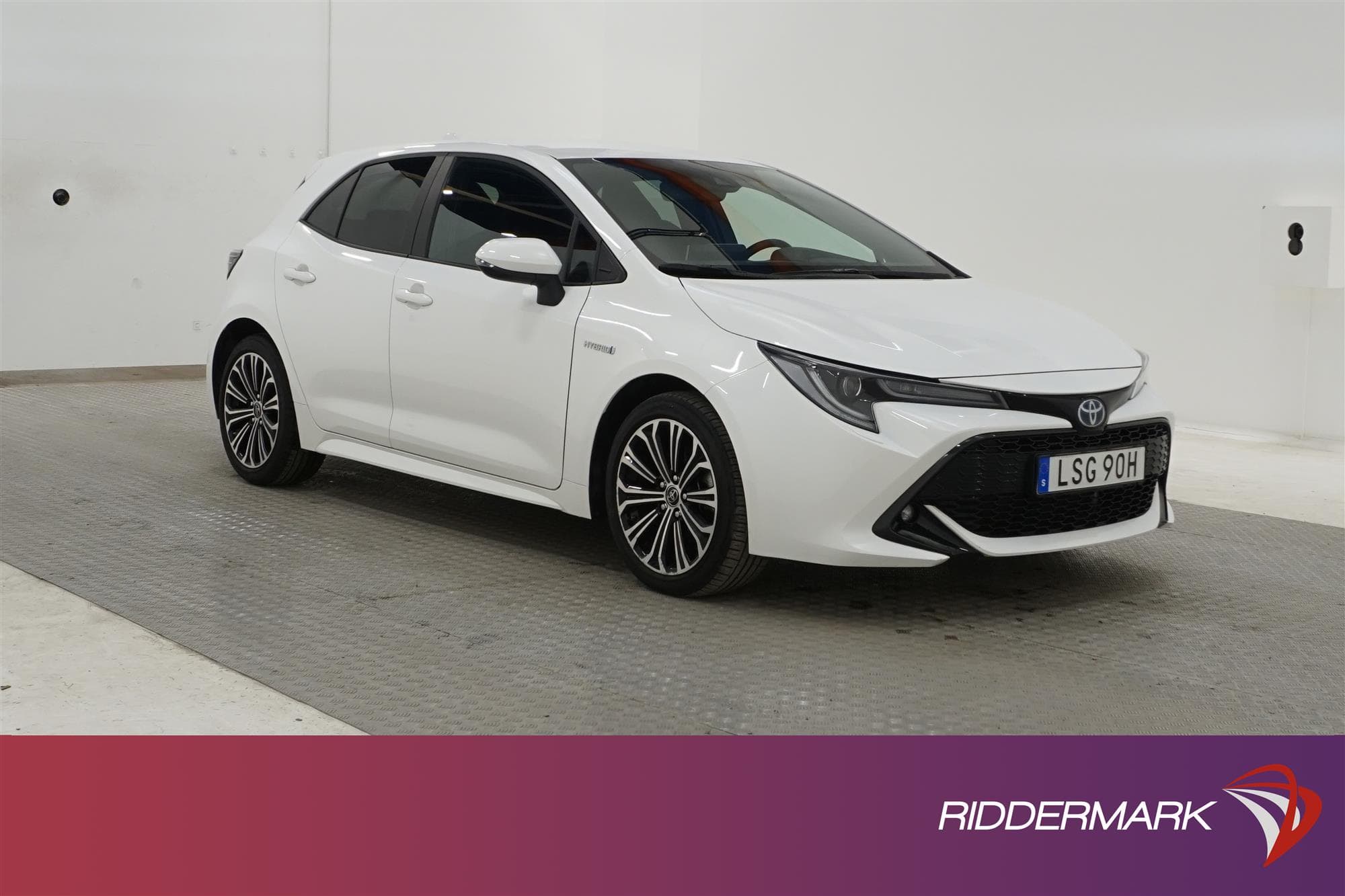 Toyota Corolla Hybrid e-CVT 184hk B-Kam Nybesiktad 0,39L/mil