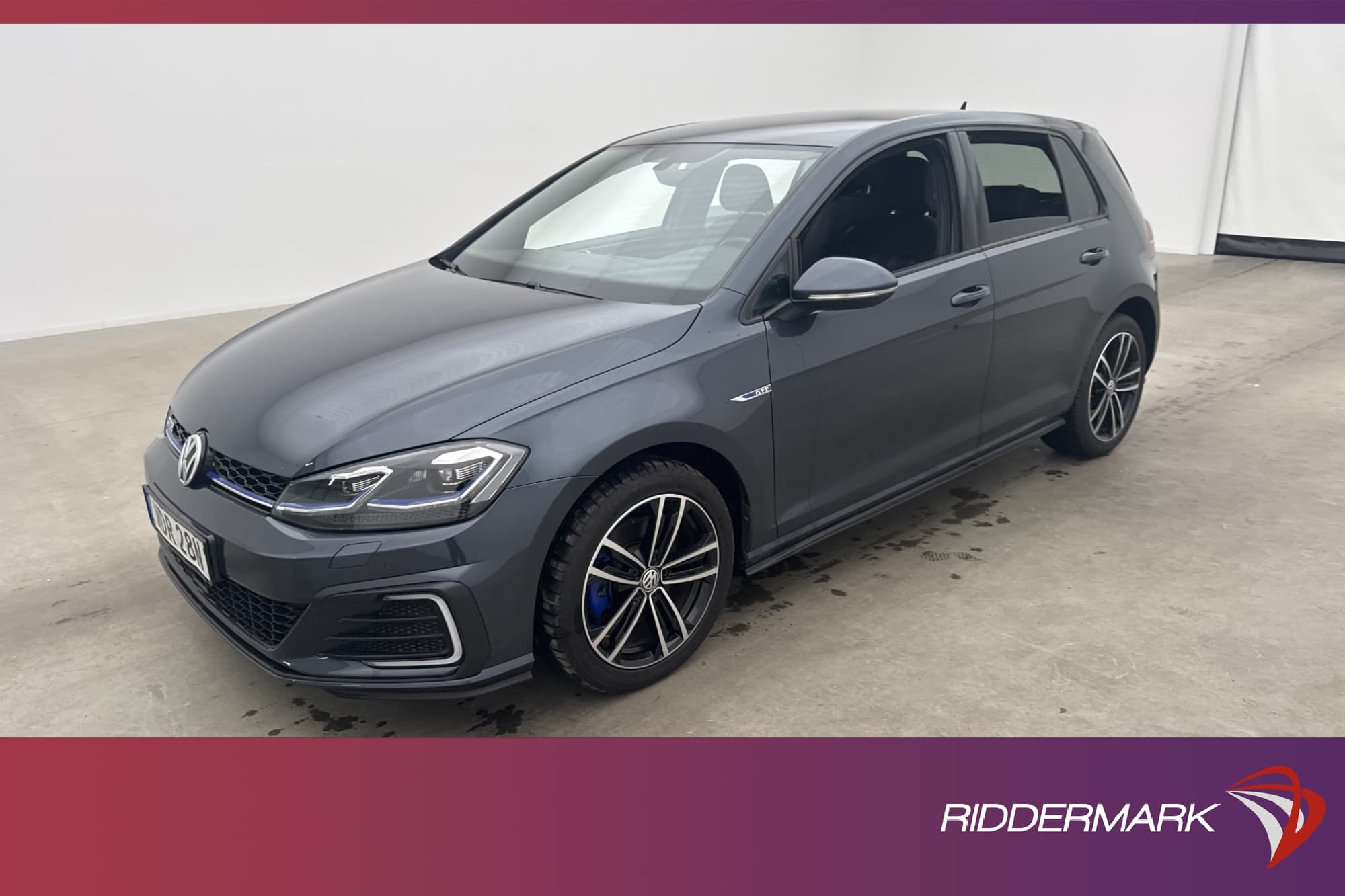 Volkswagen Golf GTE 204hk