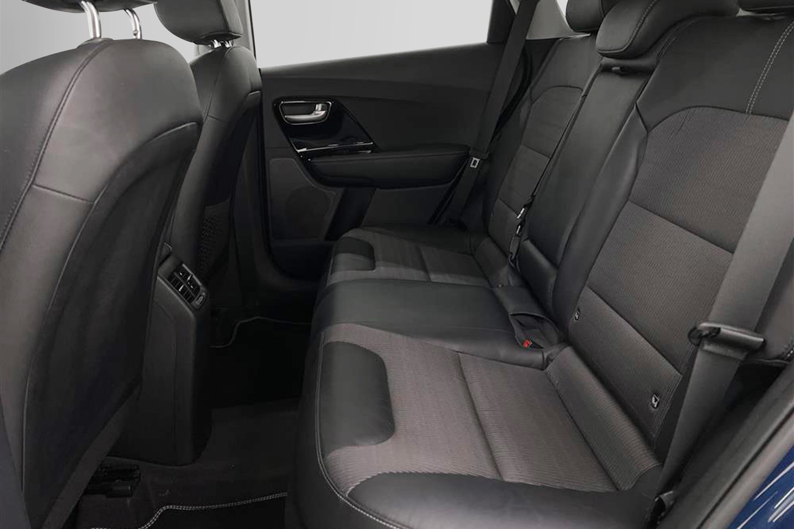 Kia Niro Hybrid 1.6 DCT Navi B-kam Välserv 0,38l/mil