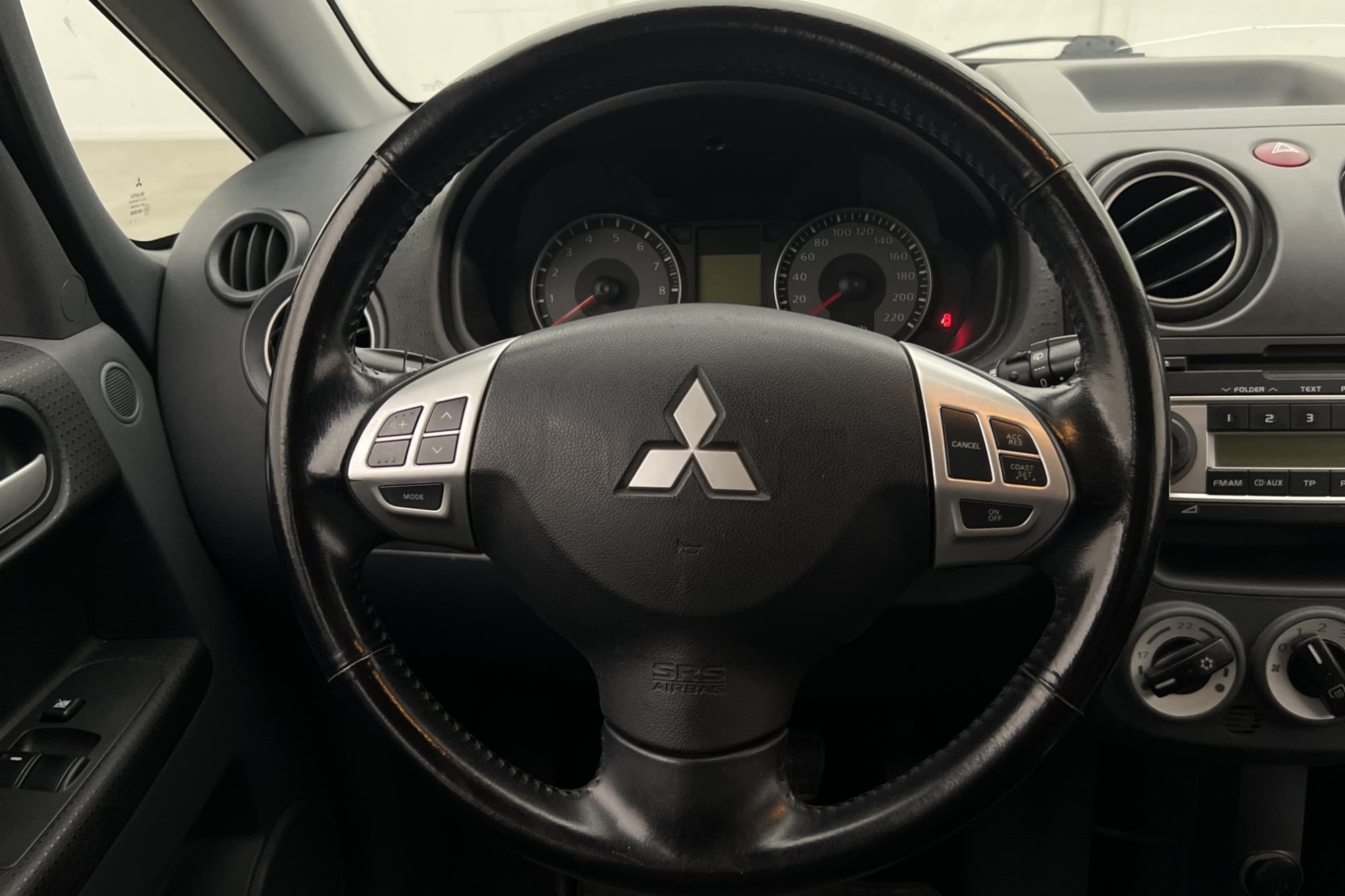 Mitsubishi Colt 5-dörrar 1.3 MPI 95hk Farthållare AUX 
