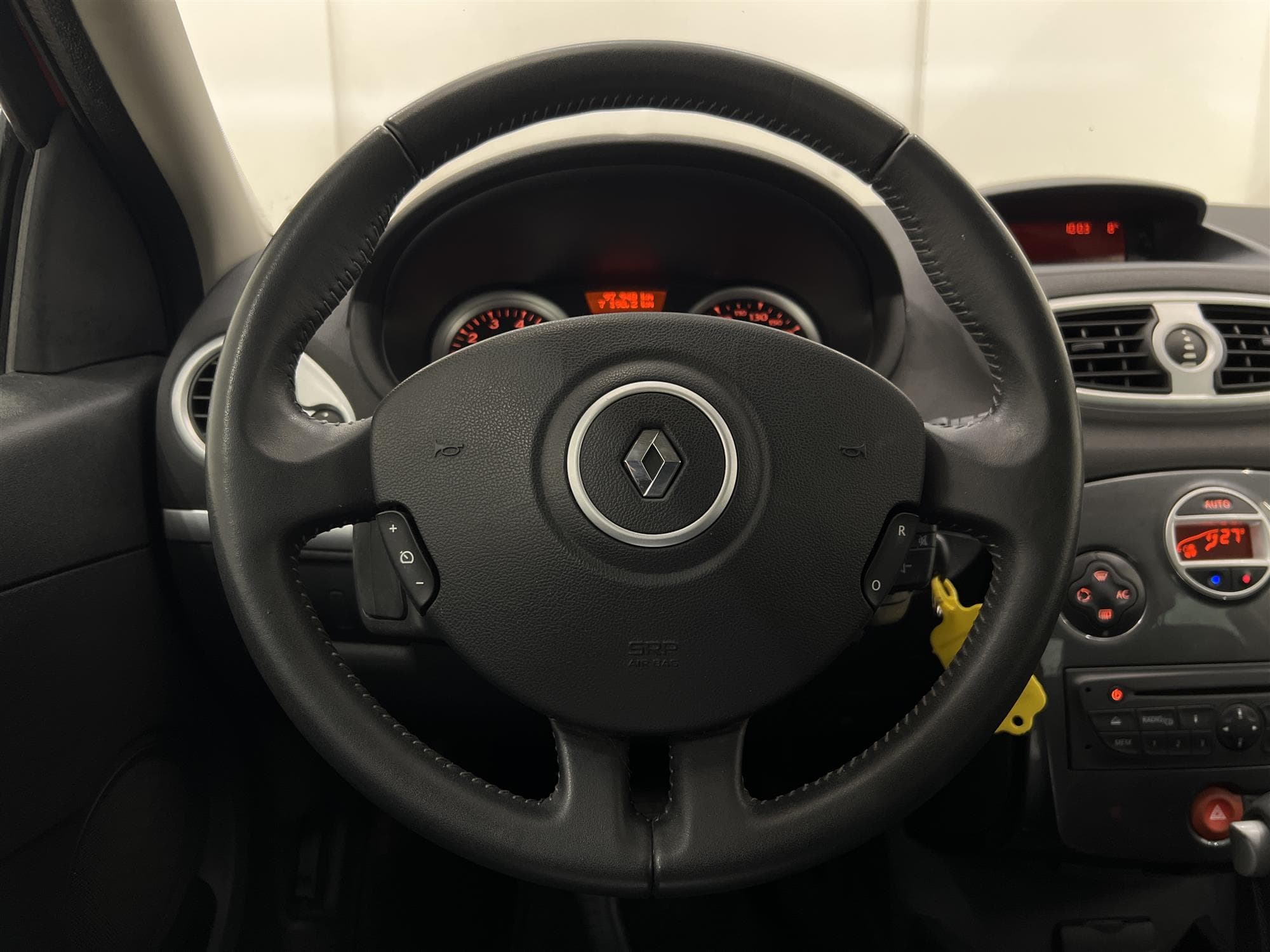Renault Clio Halvkombi 1.6 112hk 2 Brukare Kamrem Bytt 