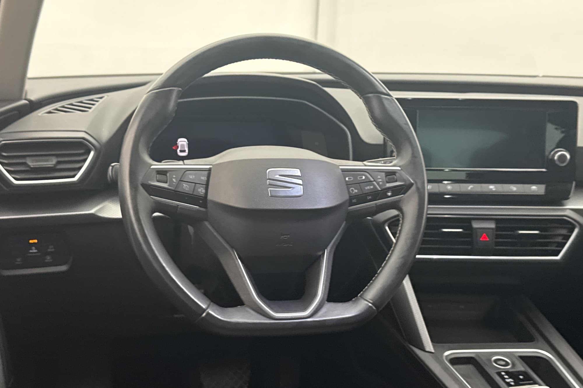 SEAT Leon eTSI 110hk Style Cockpit CarPlay Rattvärm 0,4l/mil