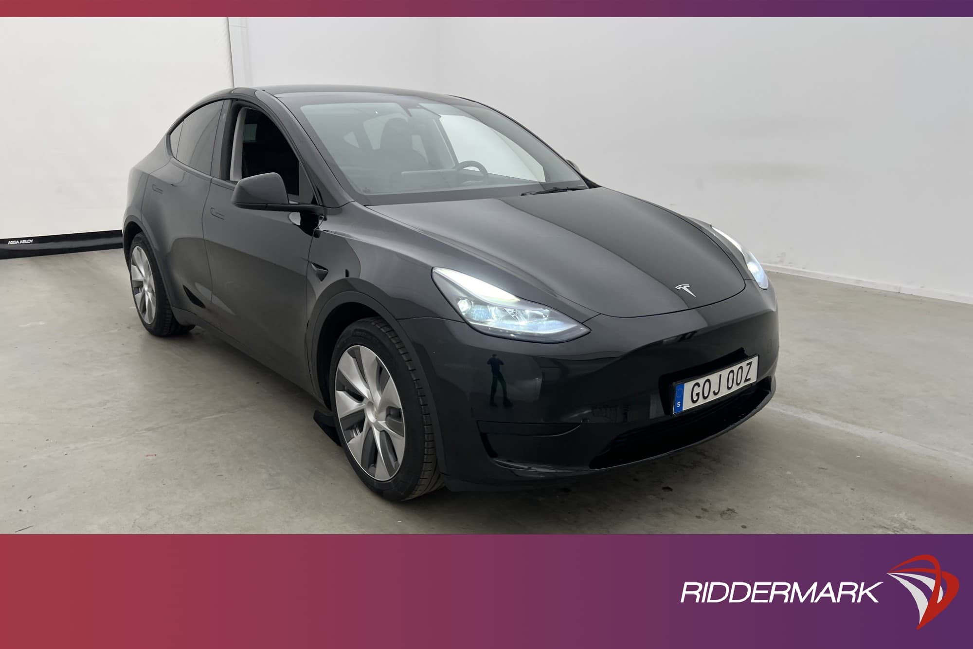 Tesla Model Y Standard Range RWD