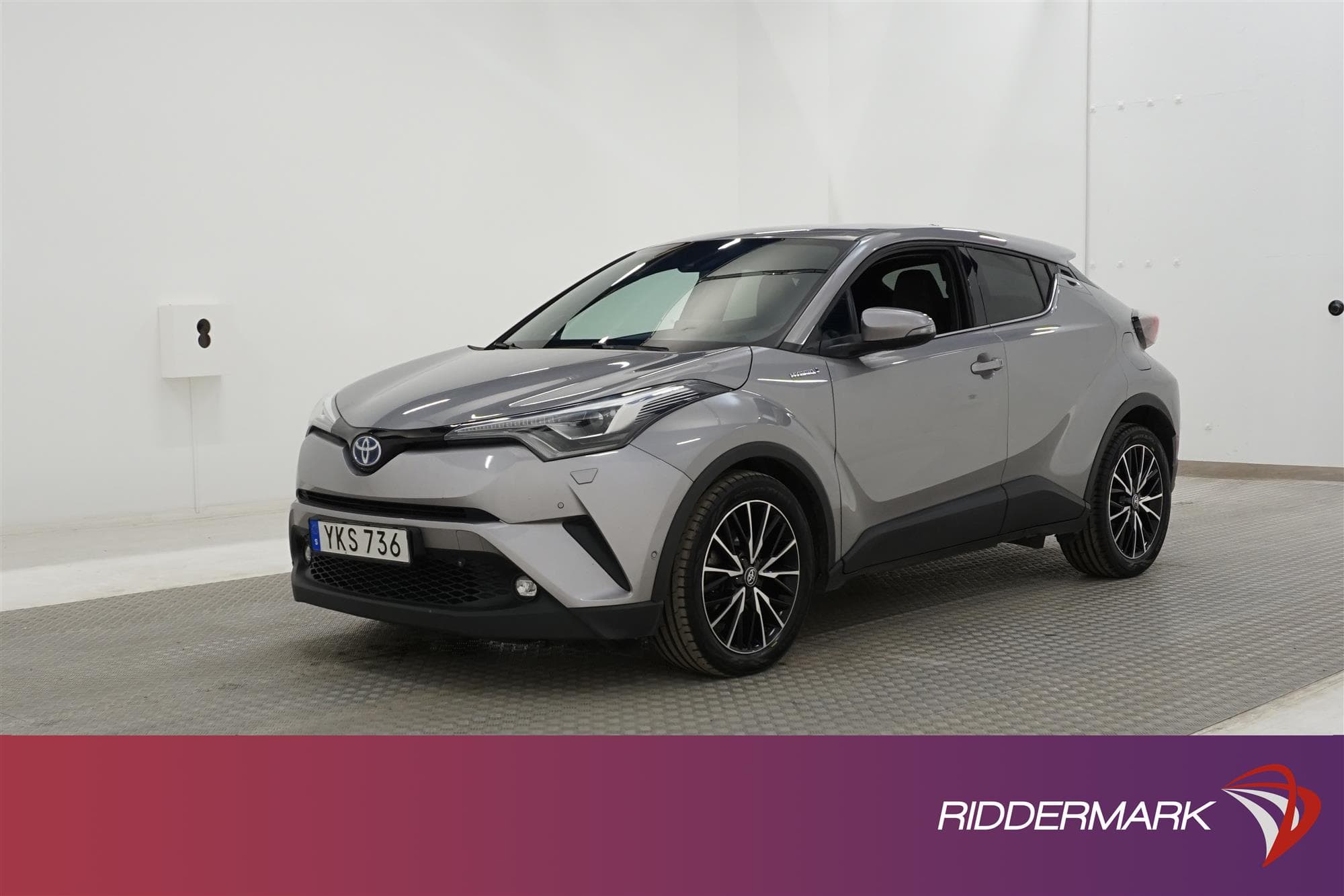 Toyota C-HR Hybrid CVT 122hk