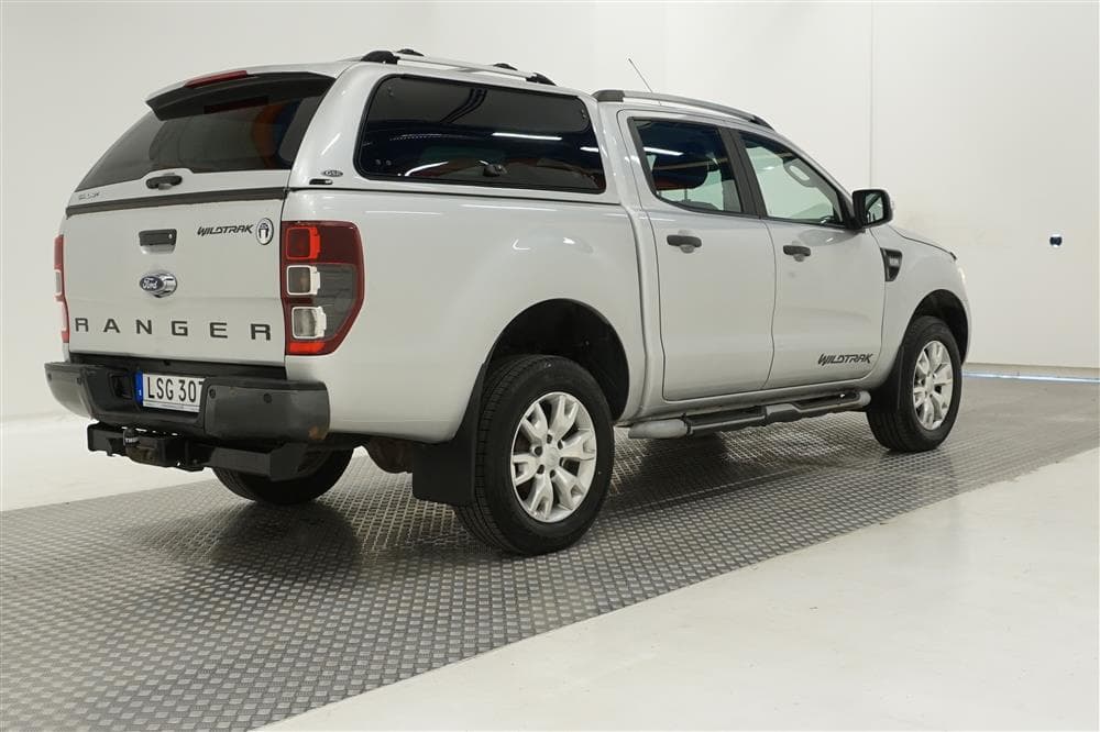 Ford Ranger Wildtrak 3.2 4WD 200hk Värmare Drag Moms exteriör