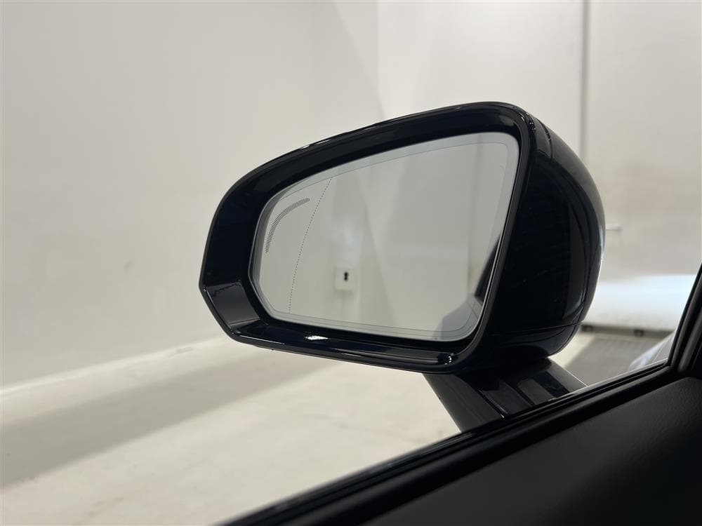 Volvo V90 D5 AWD 235hk R-Design B&W GPS HUD 360° Värmare 