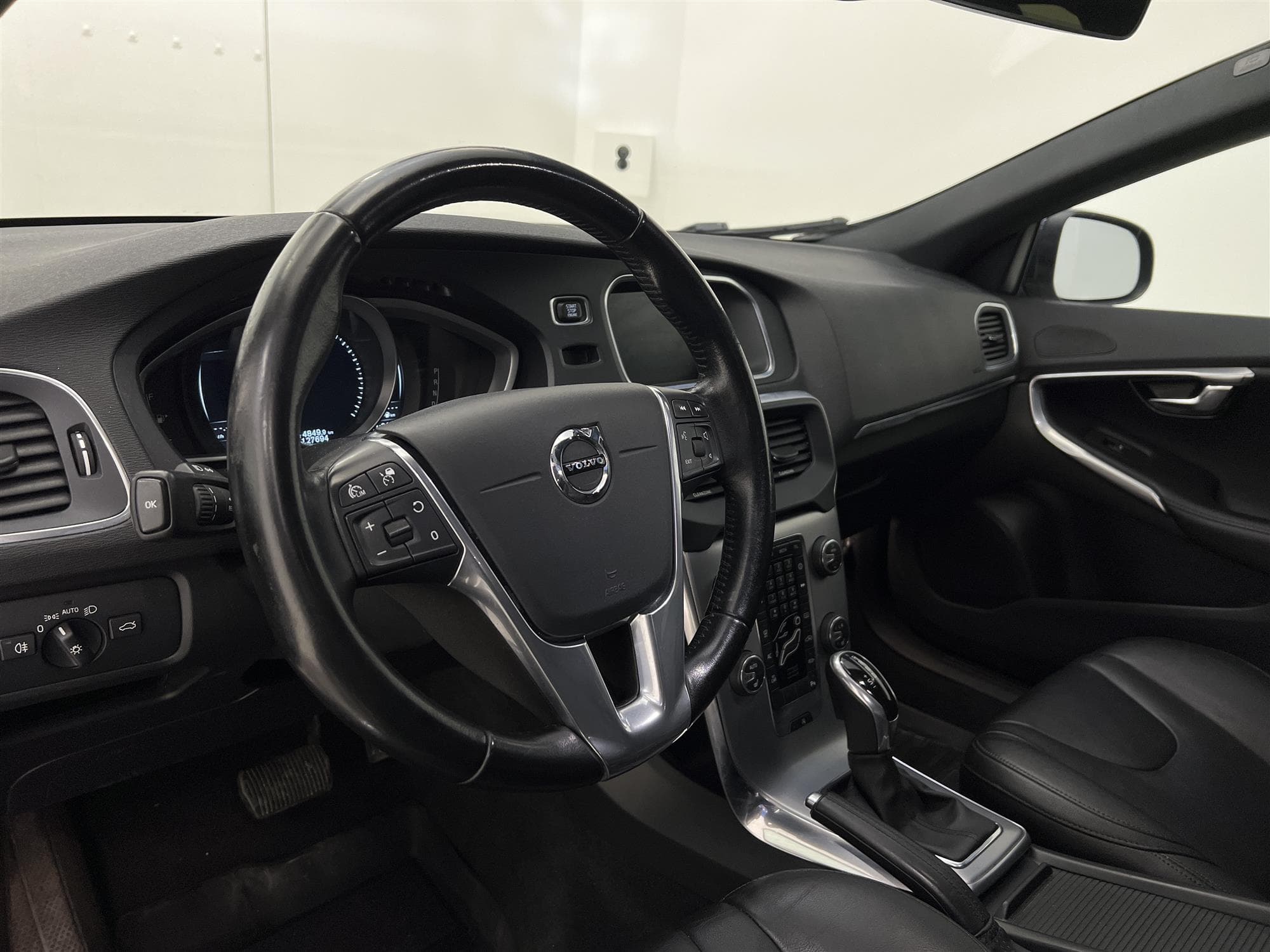 Volvo V40 D3  150hk Inscription Summum D-Värm Skinn P-Sensor