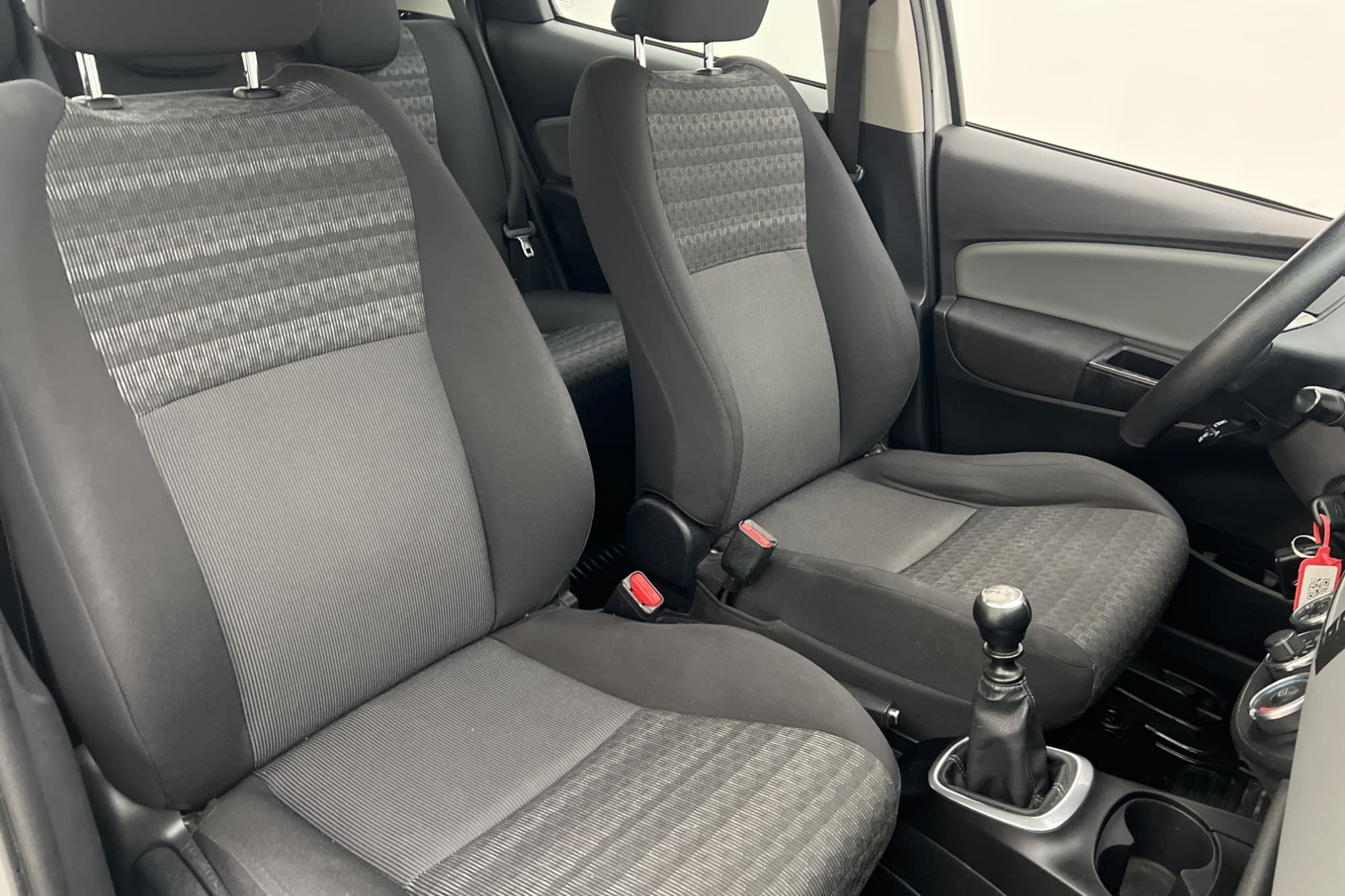 Toyota Yaris 99hk Active Kamera Farthållare Bluetooth