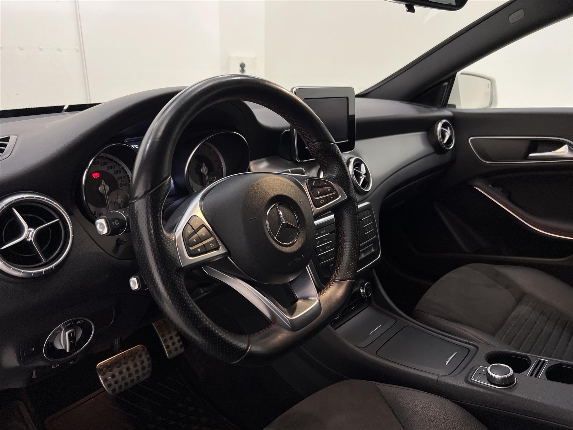 Mercedes-Benz CLA 200 Shooting Brake AMG Välservad 0,41L/mil