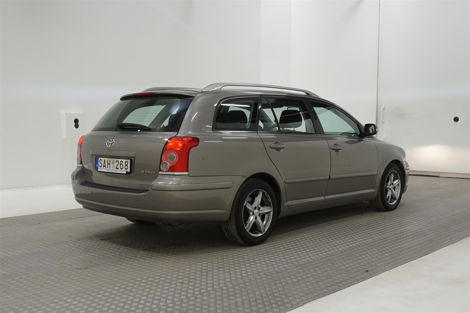 Toyota Avensis Kombi 2.0 147hk 2 Brukare Välservad