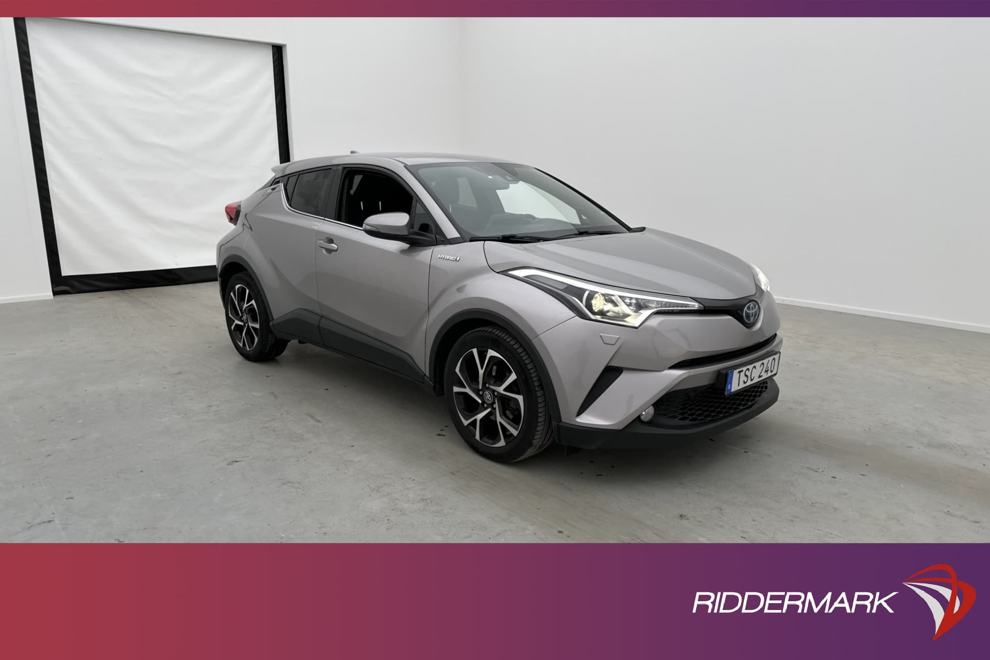 Toyota C-HR Hybrid 122hk