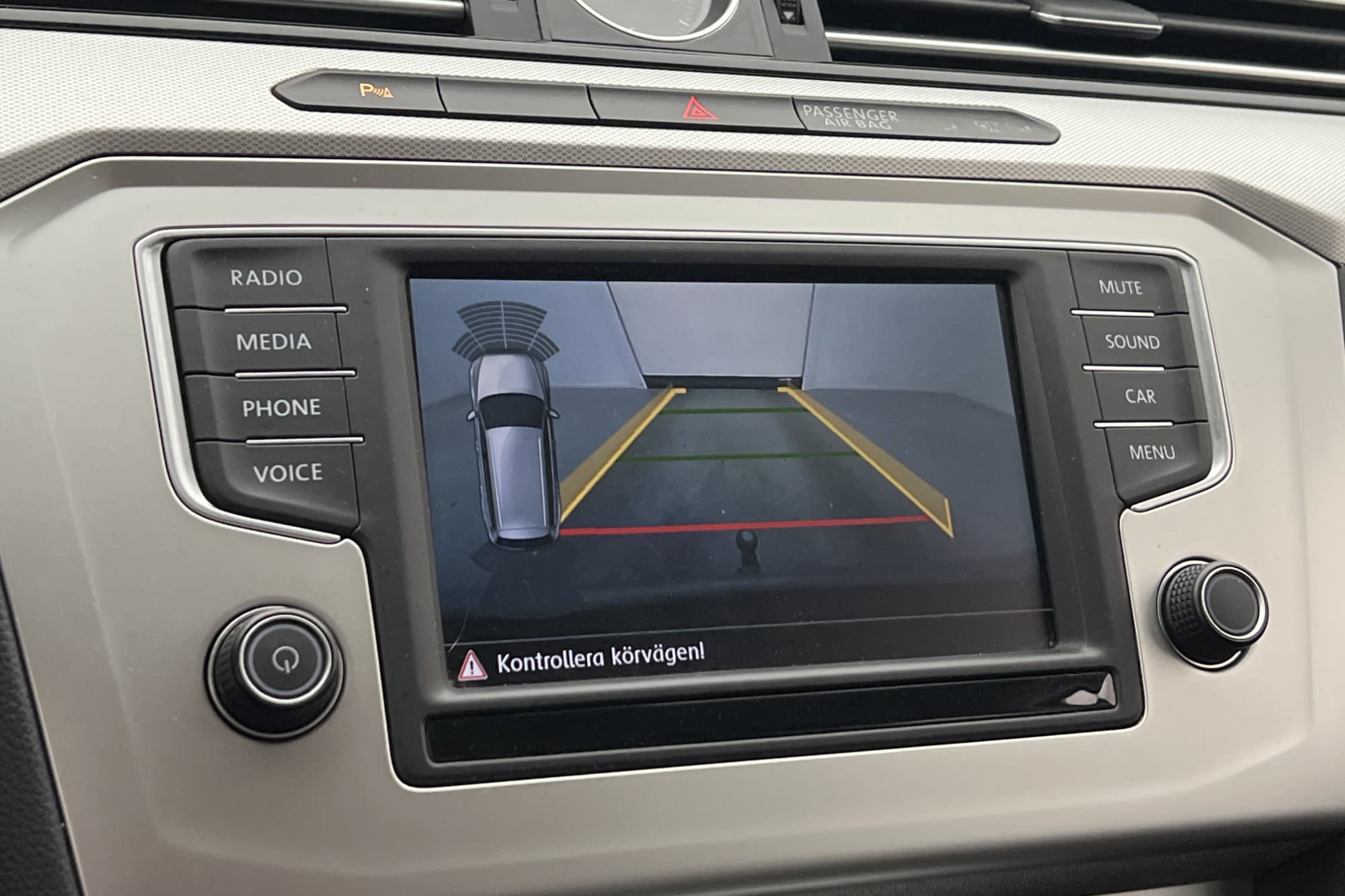 Volkswagen Passat 2.0 TDI 150hk Värmare Drag CarPlay