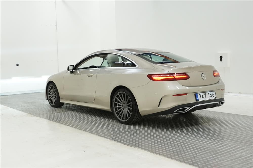 Mercedes-Benz E 220 d Coupé 194hk AMG D-värm Pano Skinn Naviexteriör
