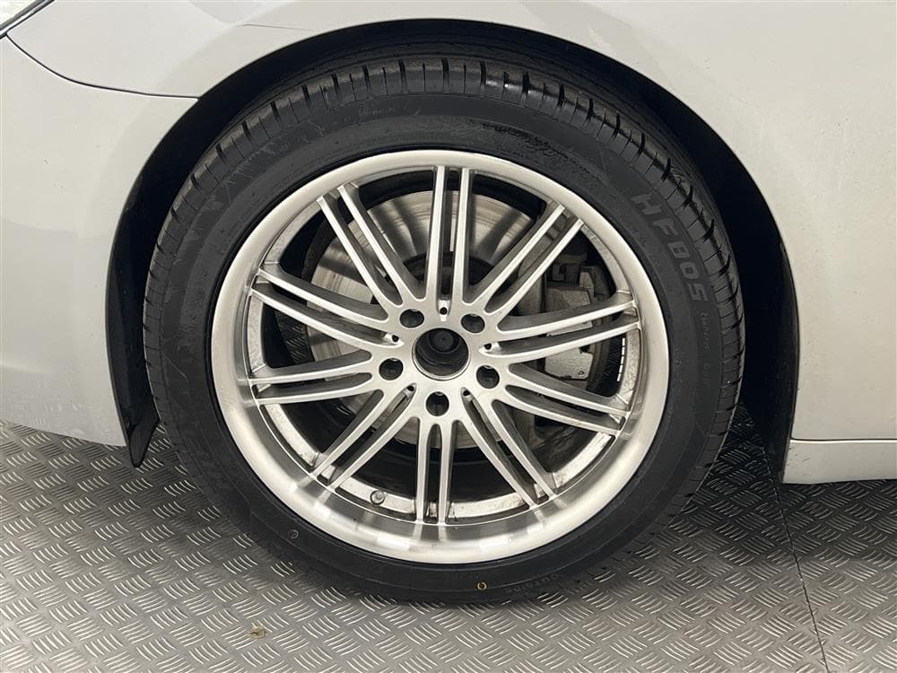 BMW 740d xDrive 313hk M-Sport H/K T-lucka HUD GPS B-kam Drag