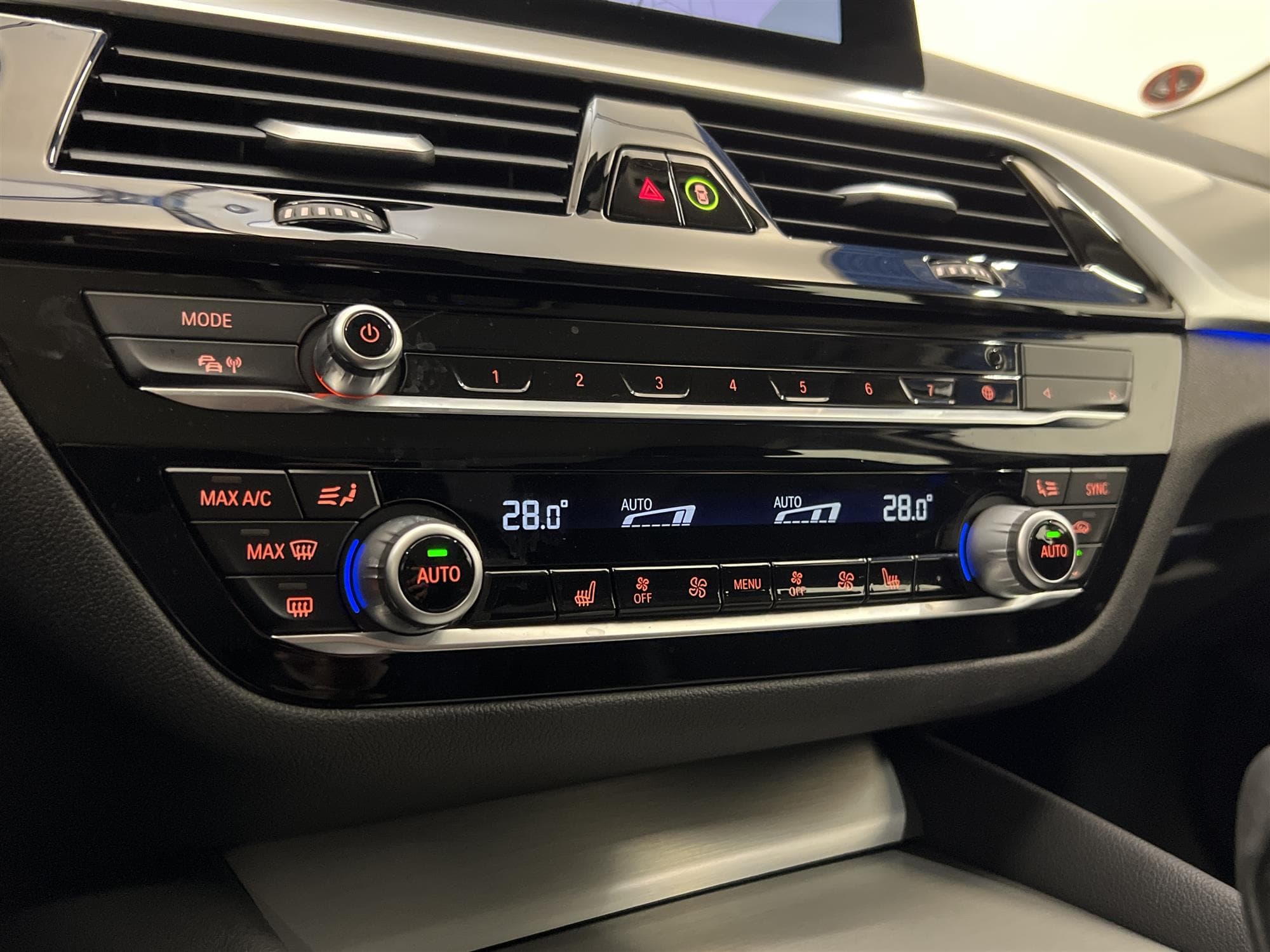 BMW 520 d xDrive 190hk Sportline HiFi Navi Drag 0,47l/milinteriör