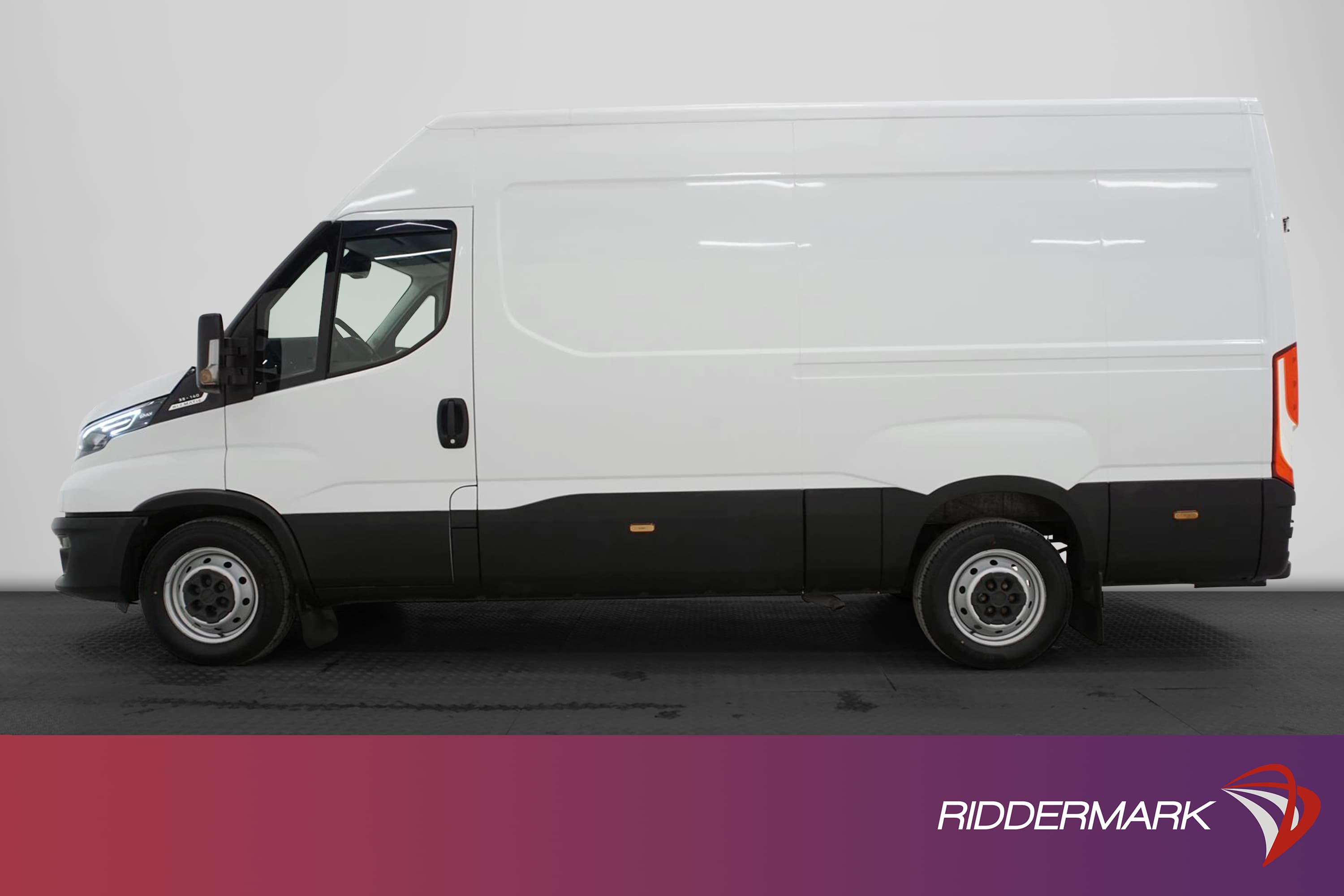 Iveco Daily 2.3JTD Automat L3H2 Kamera Drag Värmare Moms
