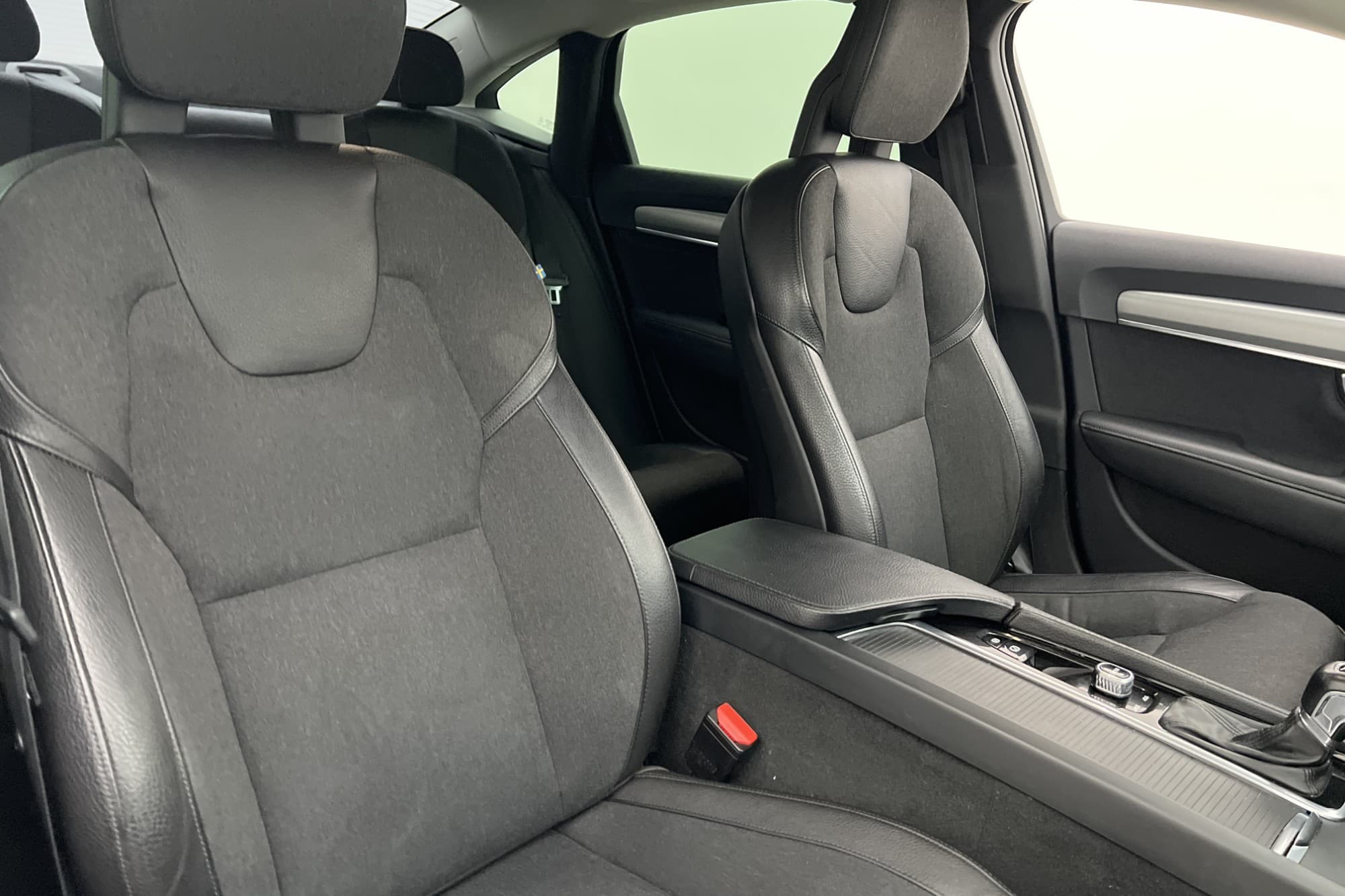 Volvo S90 D4 190hk Momentum VOC Värmare Kamera Navi BLIS