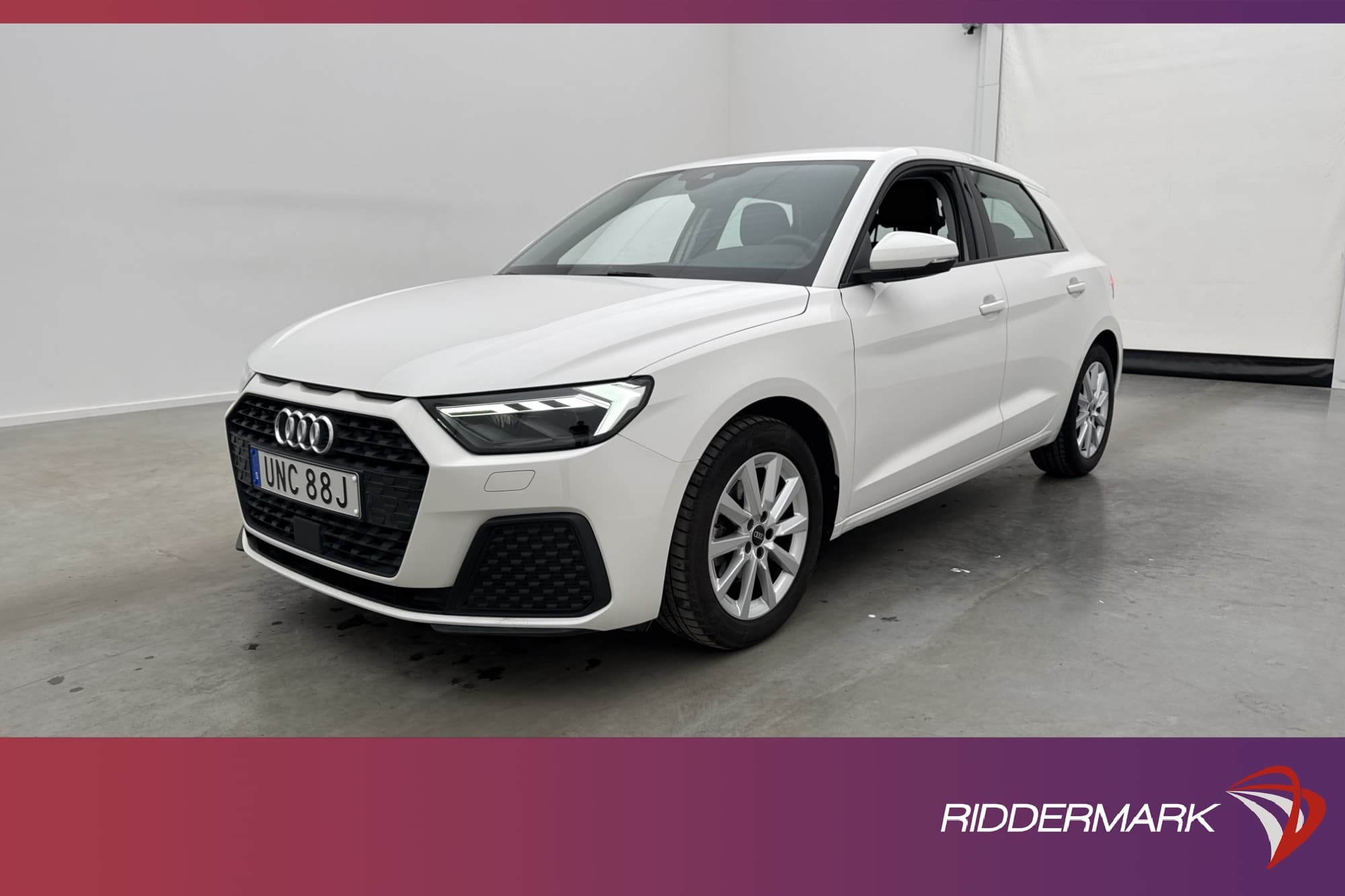 Audi A1 SB 30 TFSI Proline Cockpit Sensorer Farthållare 