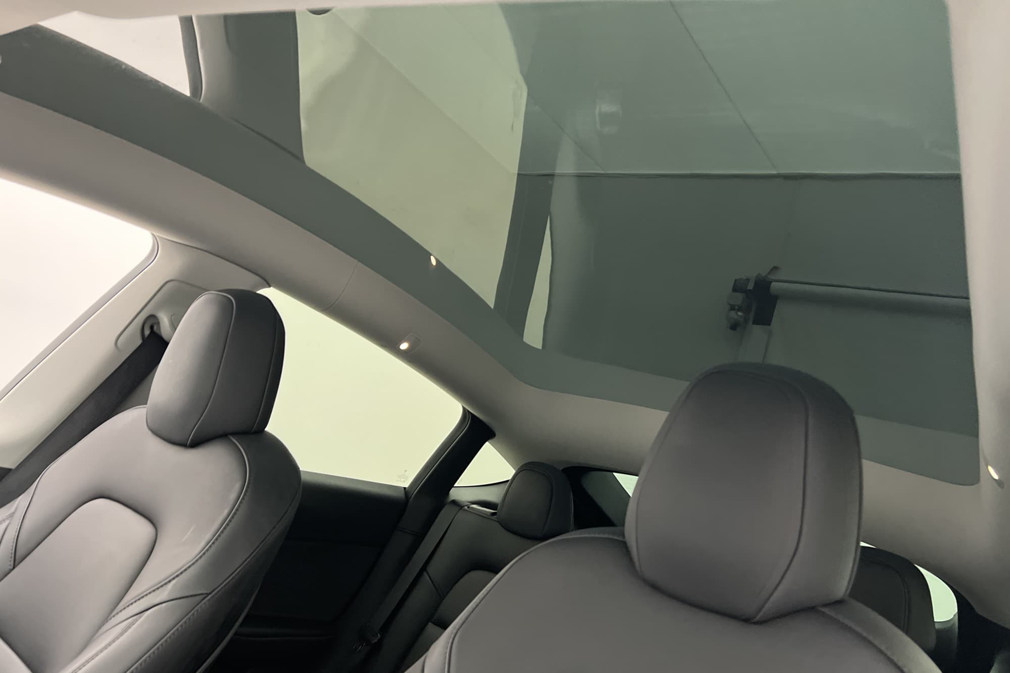 Tesla Model Y Long Range AWD Dragkrok Autopilot Svensksåld