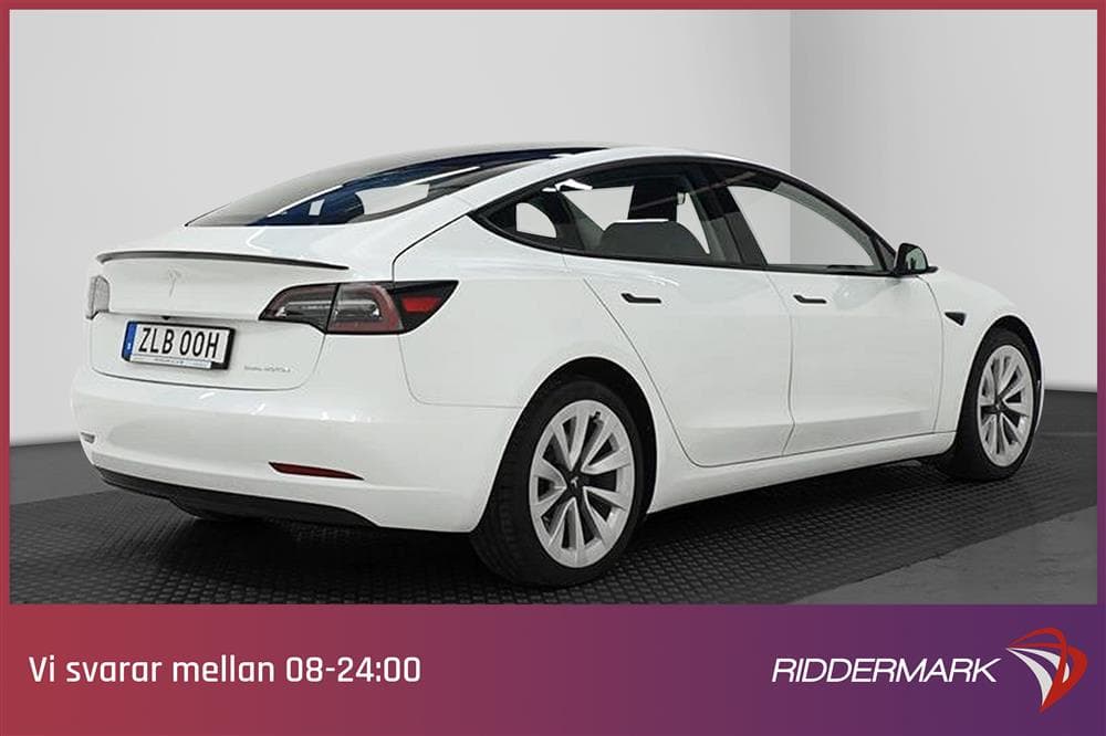 Tesla Model 3 Long Range AWD 440hk Svensksåld Premiumexteriör