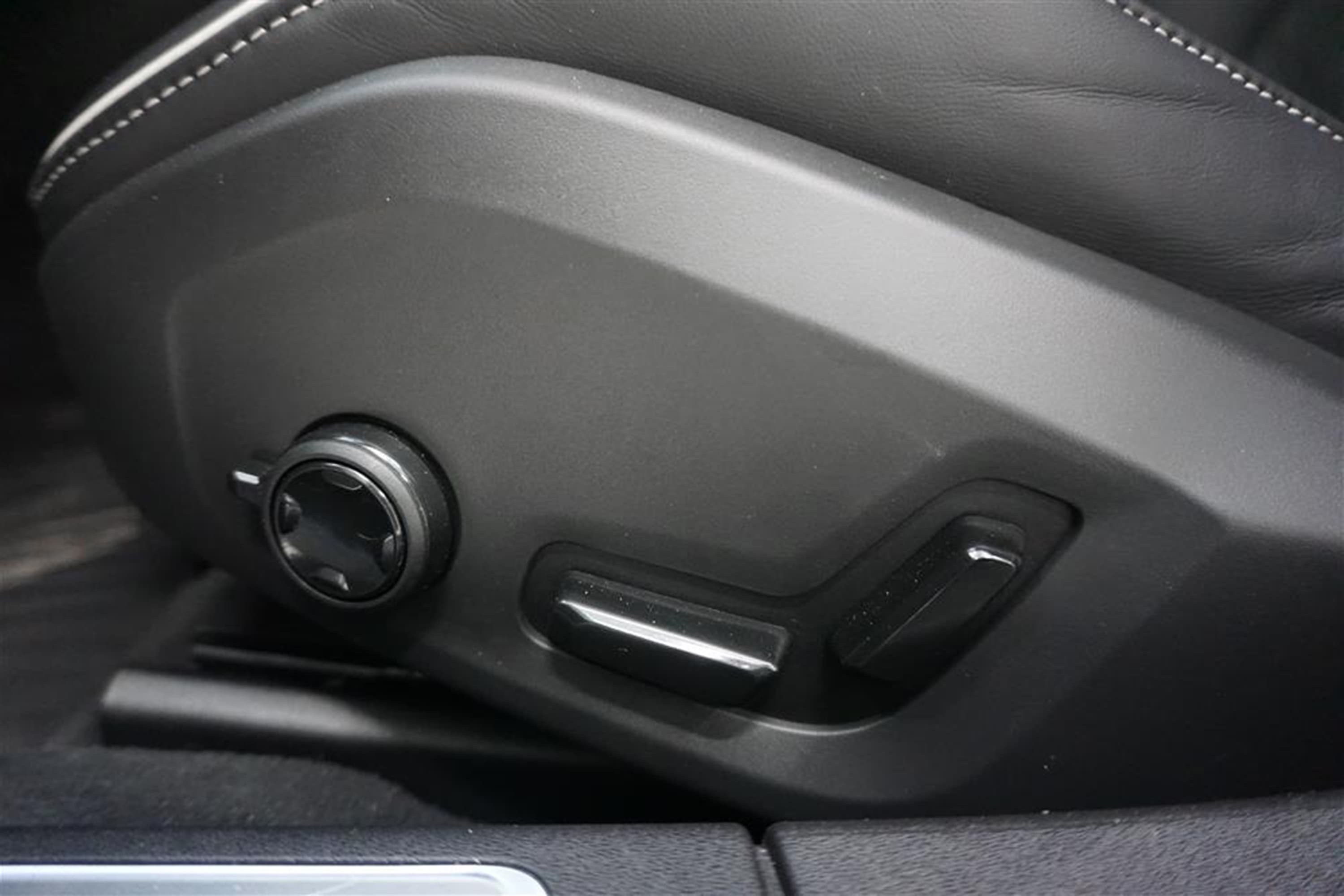 Volvo S90 B5 AWD R-Design Värmare Drag H/K VOC Naviinteriör