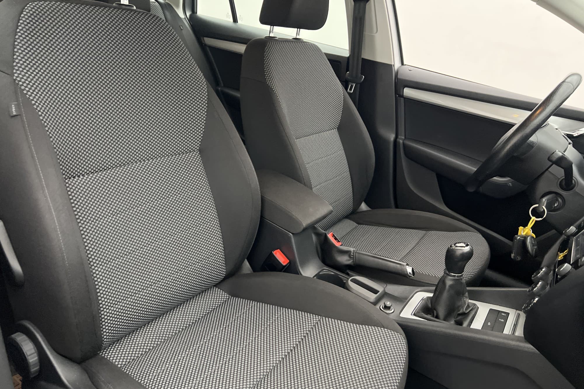 Škoda Octavia 1.6 TDI 4x4 110hk D-Värmare Sensorer CarPlay