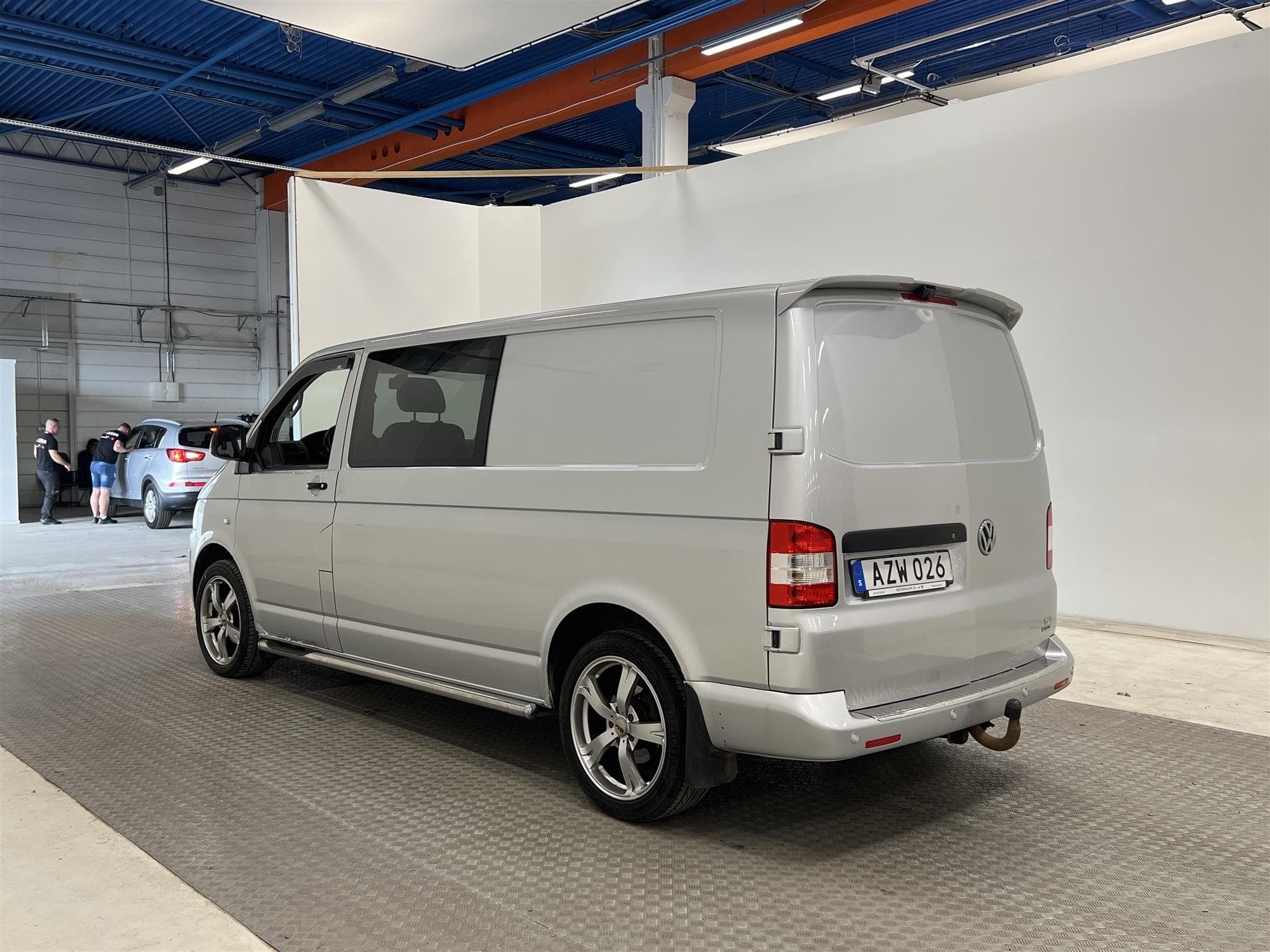 Volkswagen Transporter Kombi 2.0TDI 4M Lång Drag Värmare