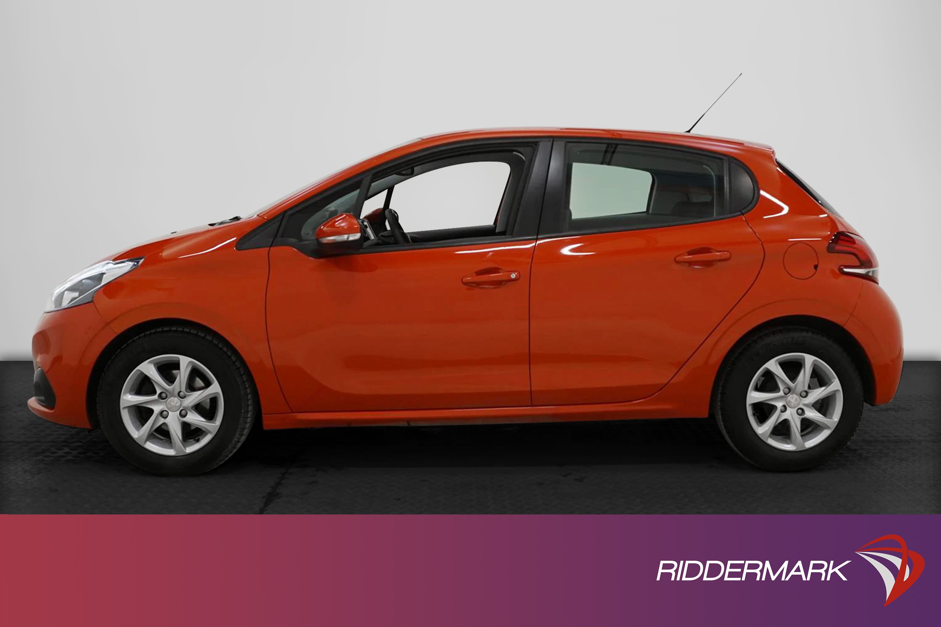 Peugeot 208 5-dörrar 1.2 82hk Låg Skatt 2-Brukare 0,45l/mil