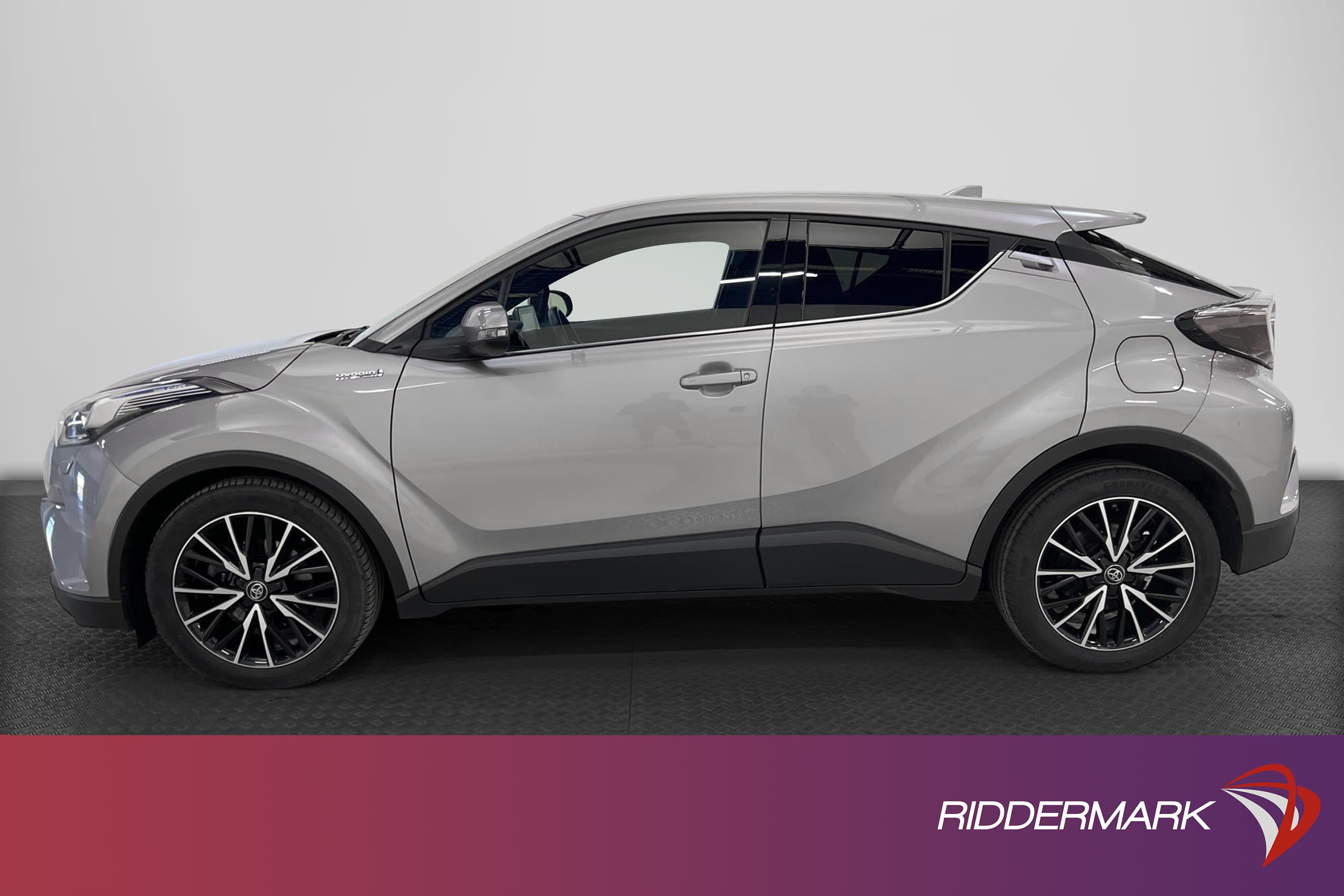 Toyota C-HR Hybrid CVT 122hk