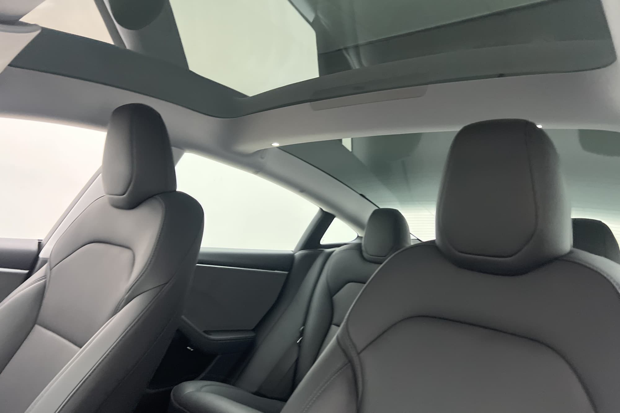 Tesla Model 3 Standard Range Autopilot Svensksåld MOMS
