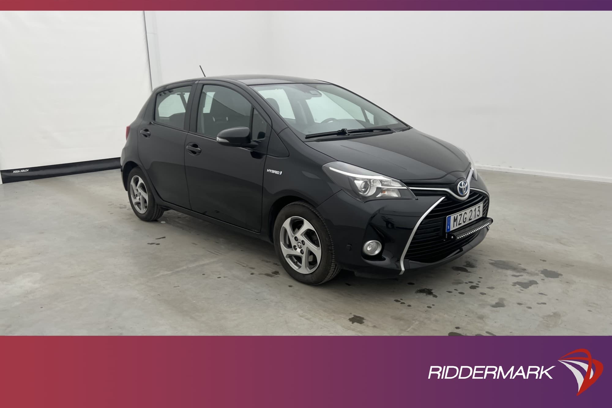 Toyota Yaris Hybrid 101hk 